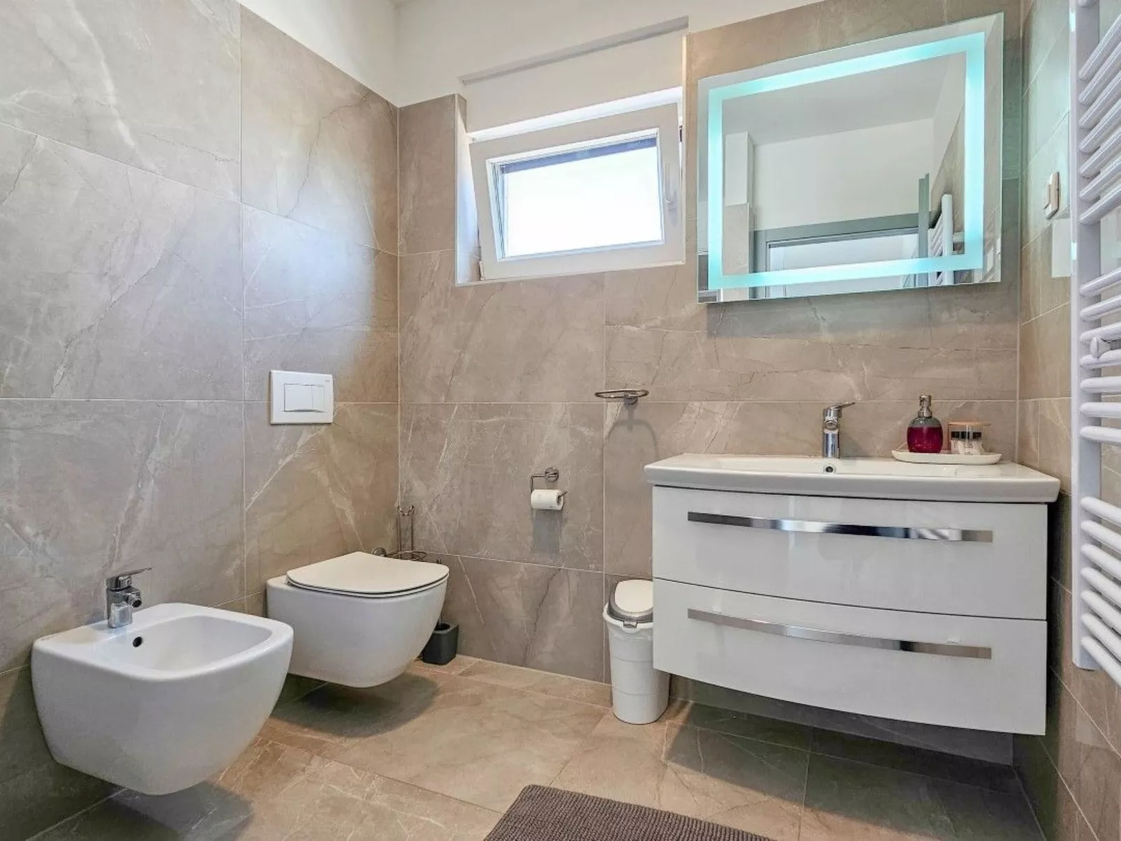 Für 4-6 Personen-Inside