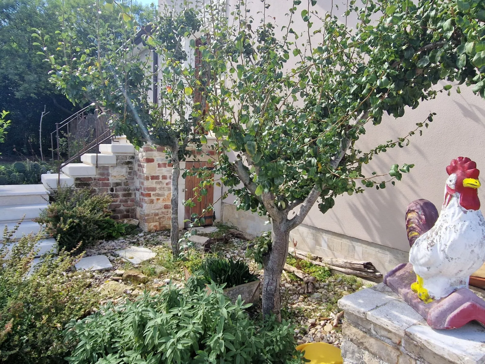 Freistehende Villa mit Garten und privatem Pool-Drinnen