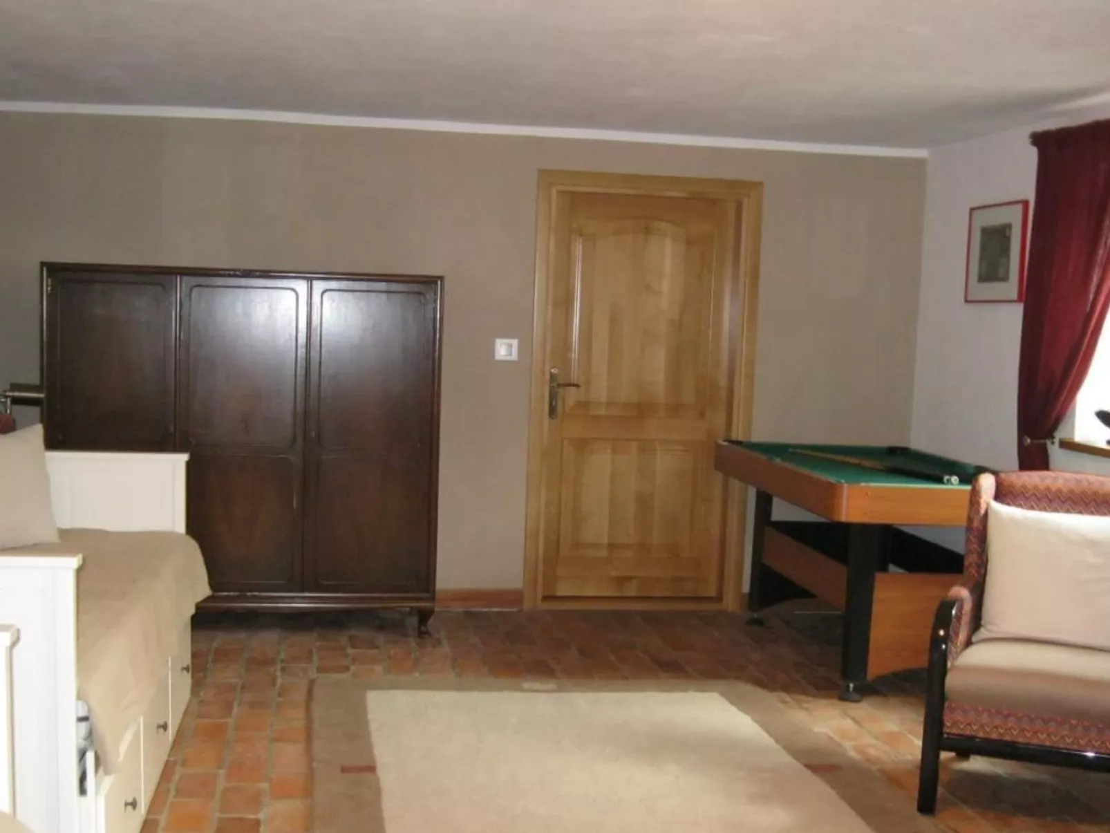 In Szopa mit Garten und Terrasse-Dedans