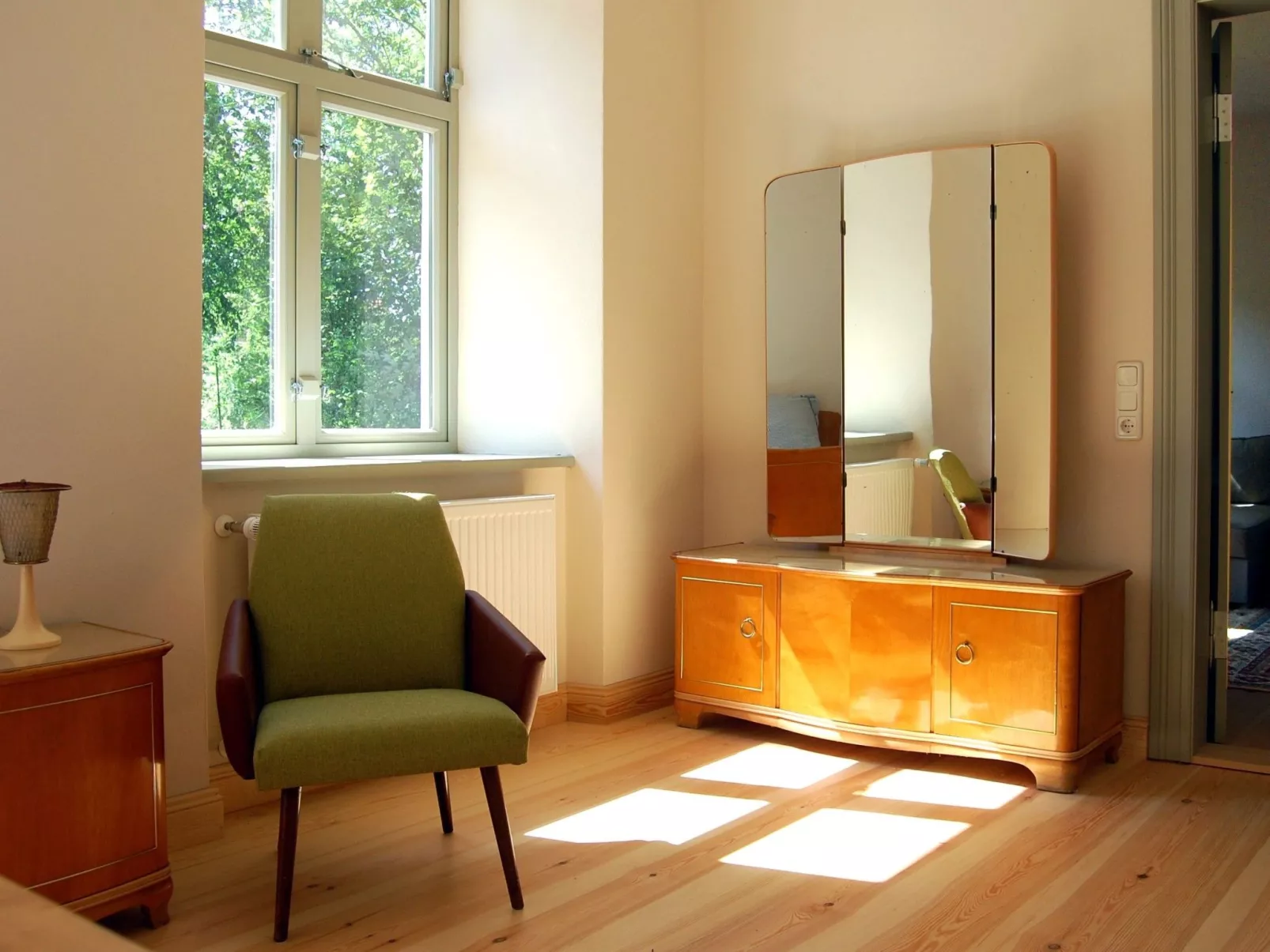 Pastor Hauswedel-Dedans