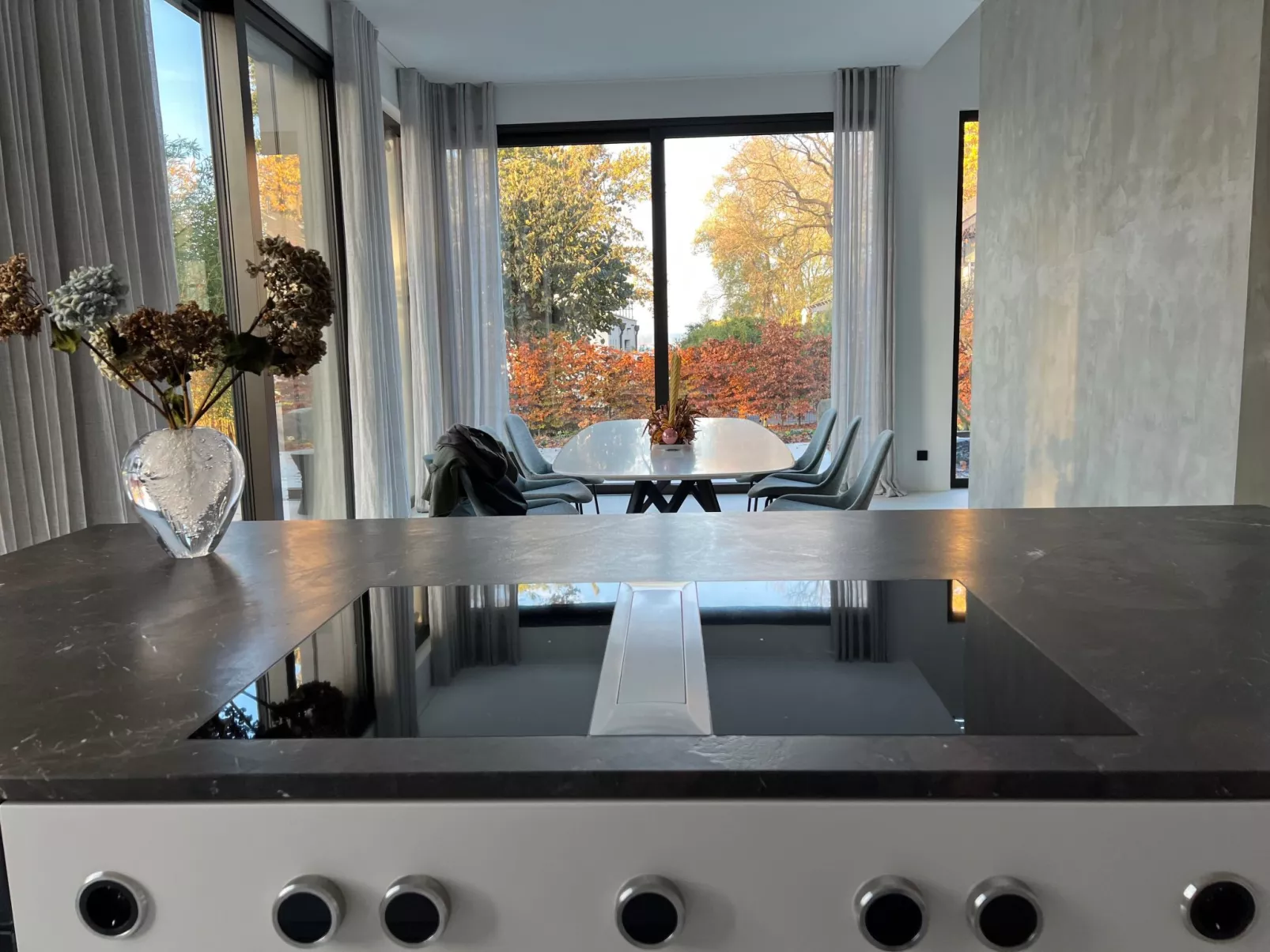 Modernes Einfamilienhaus-Drinnen