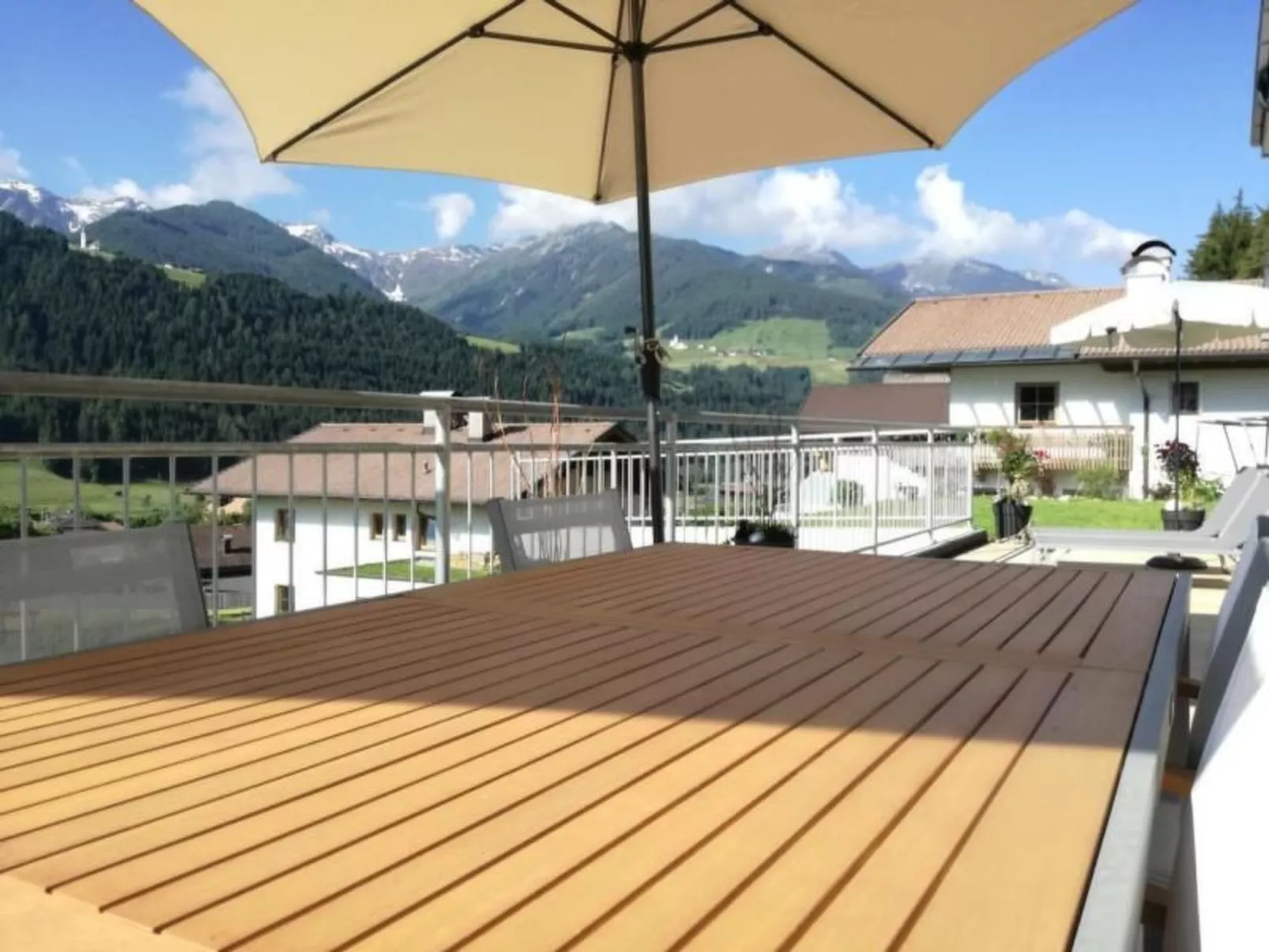 Charmantes Ferienhaus mit Whirlpool-Draußen