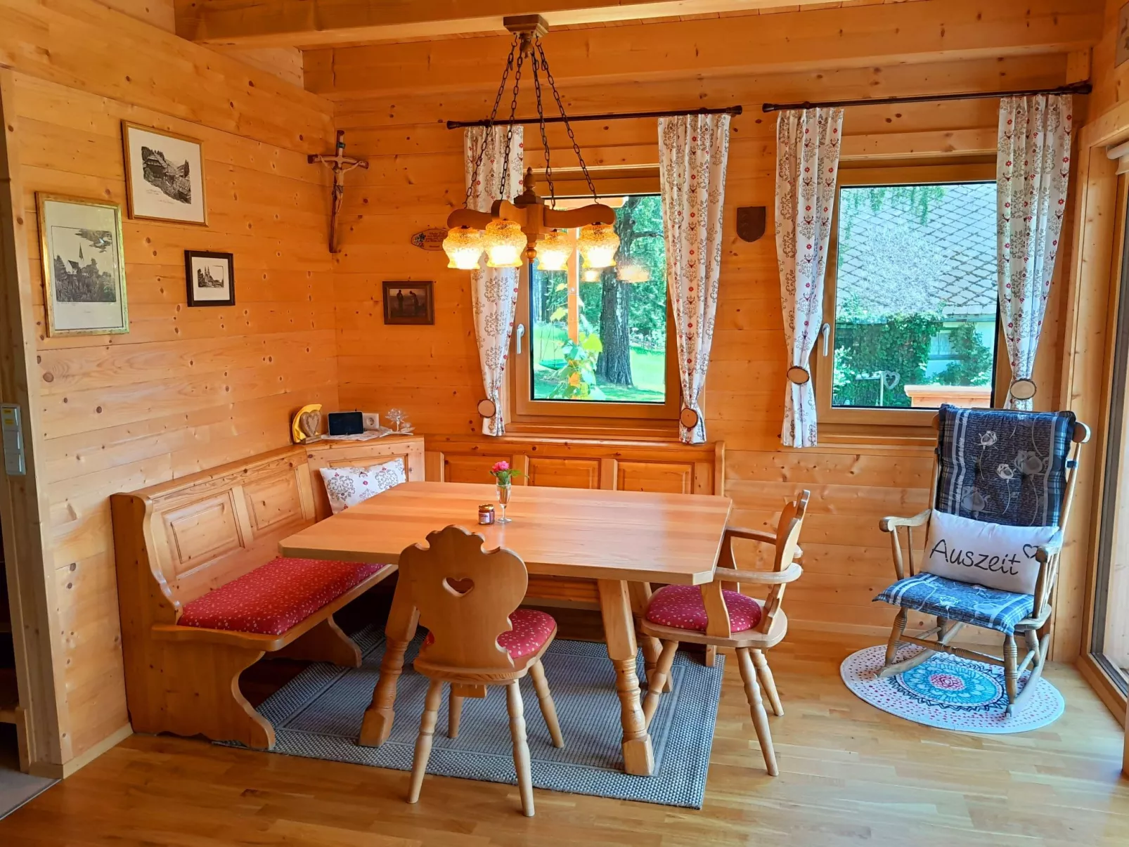 Auszeit Almhaus-Inside