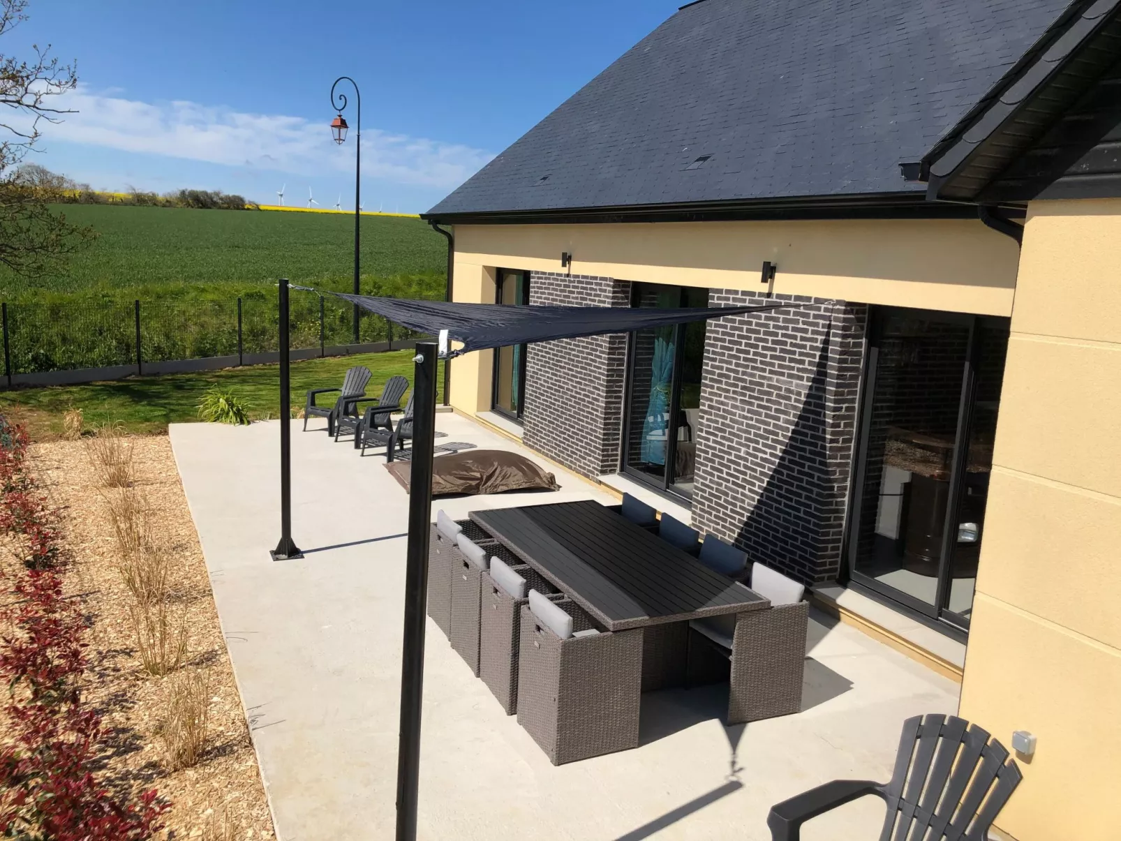 L Atelier Veulais-Outside