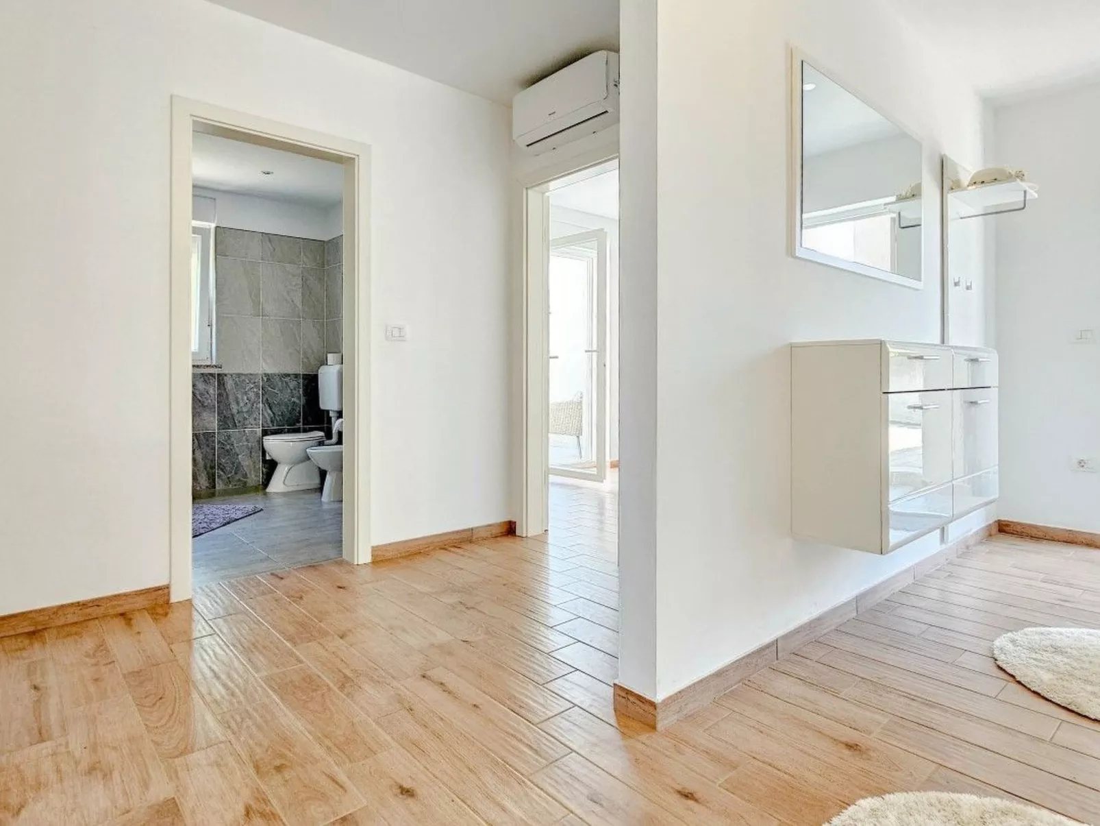 "Villa Pavlovic" mit Garten und Grill-Drinnen