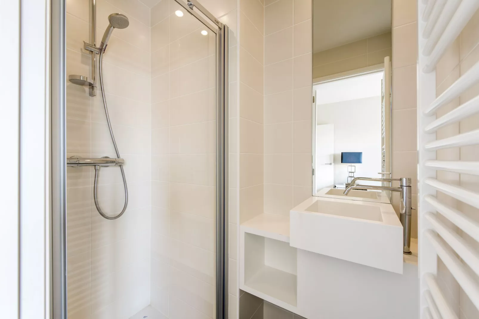 Eden B7-Bathroom
