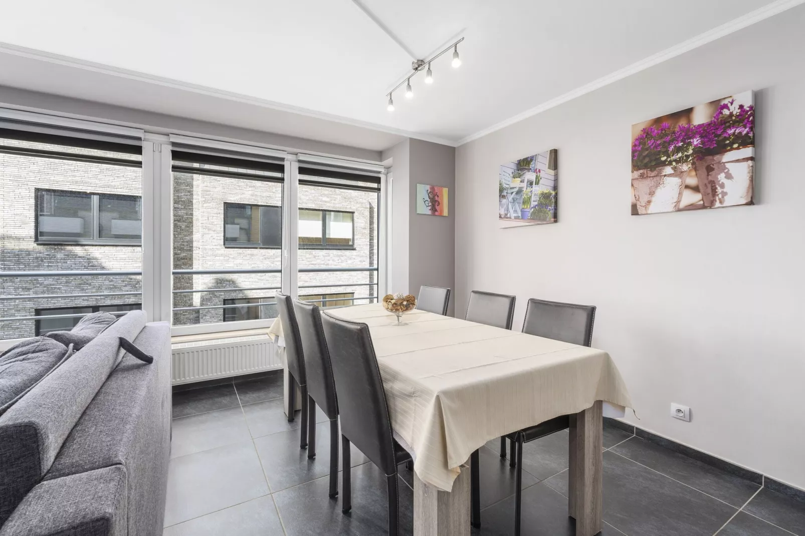 Frederic 2.01-Dining room