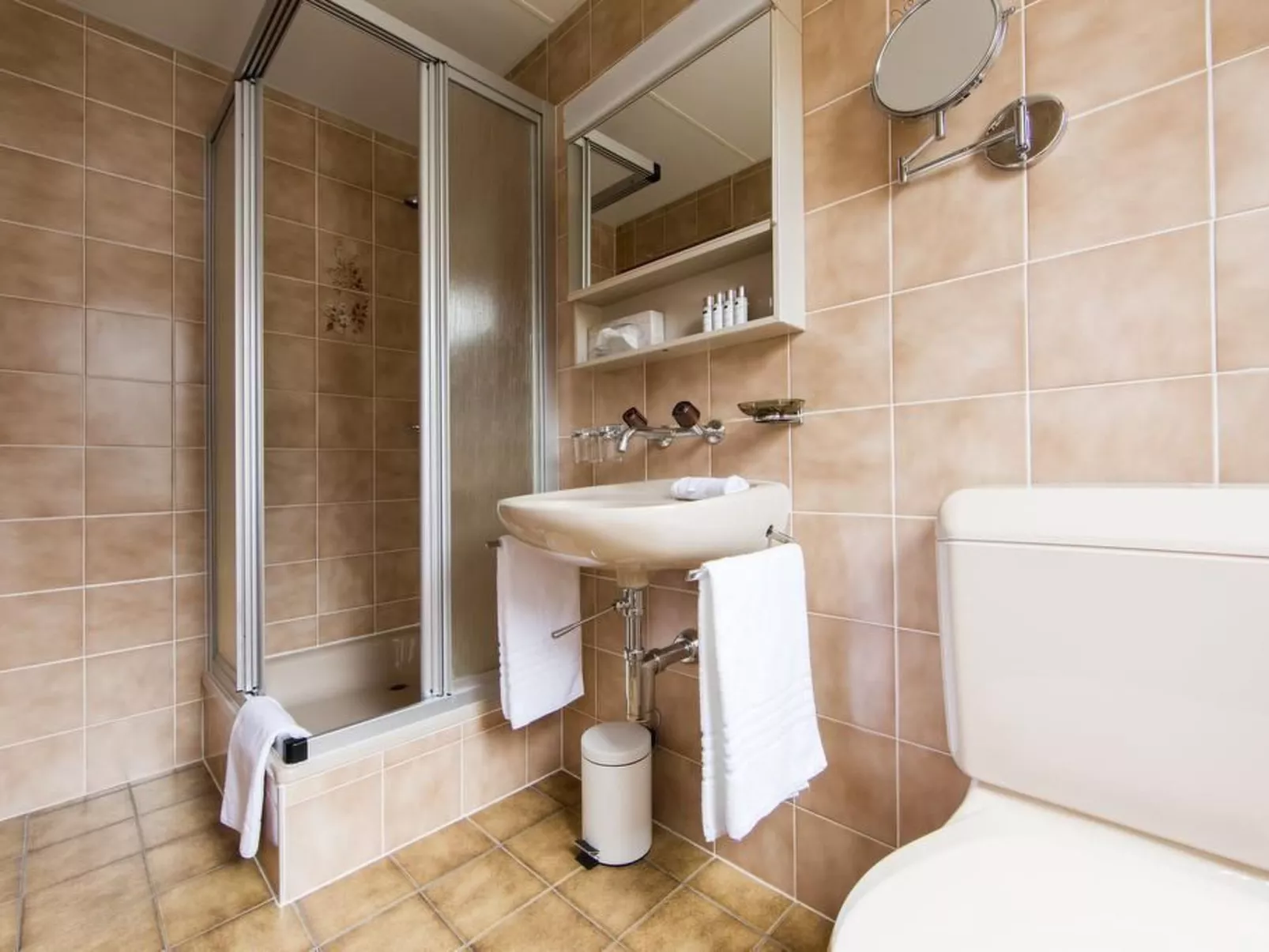 Ganzes Schloss Hotel Wartenstein inkl. Restaurant-Image-tags.info