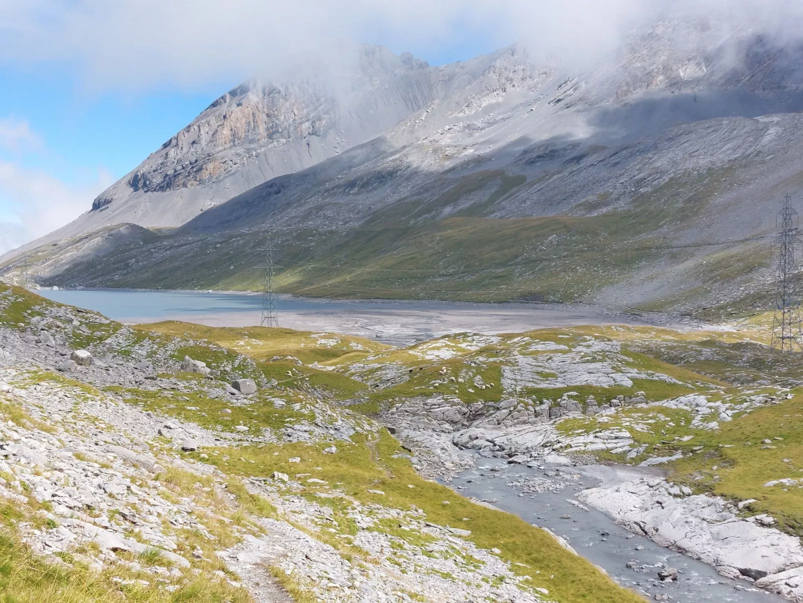 Renoviertes Studio mit mäjestätischer Aussicht-Dehors