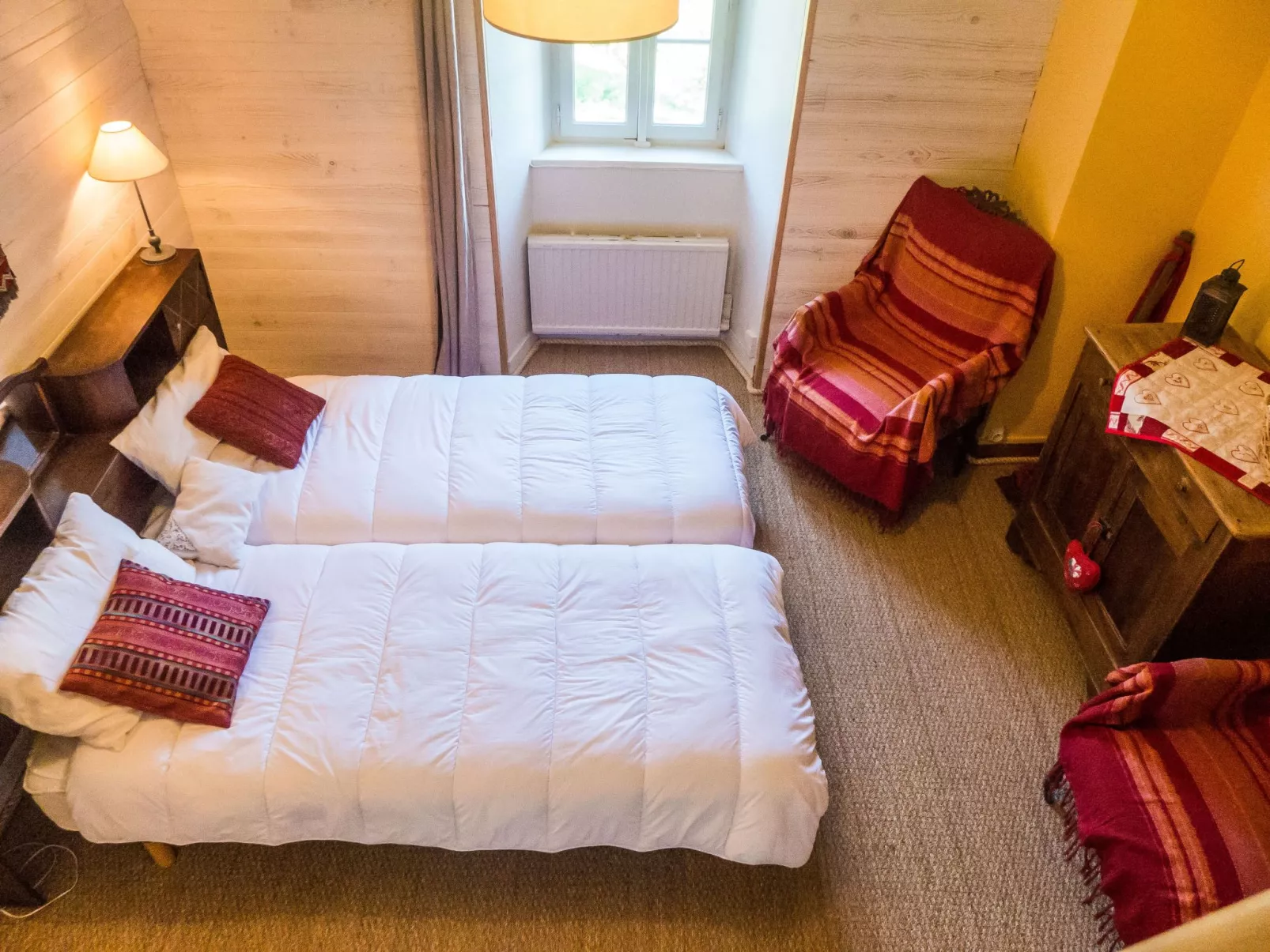 Gemütliches Steinhaus mit Garten-Drinnen