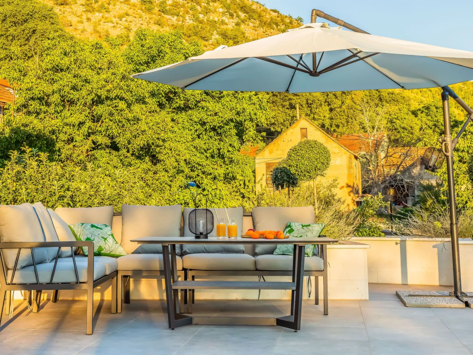 In Dugopolje mit Privatem Pool-Outside