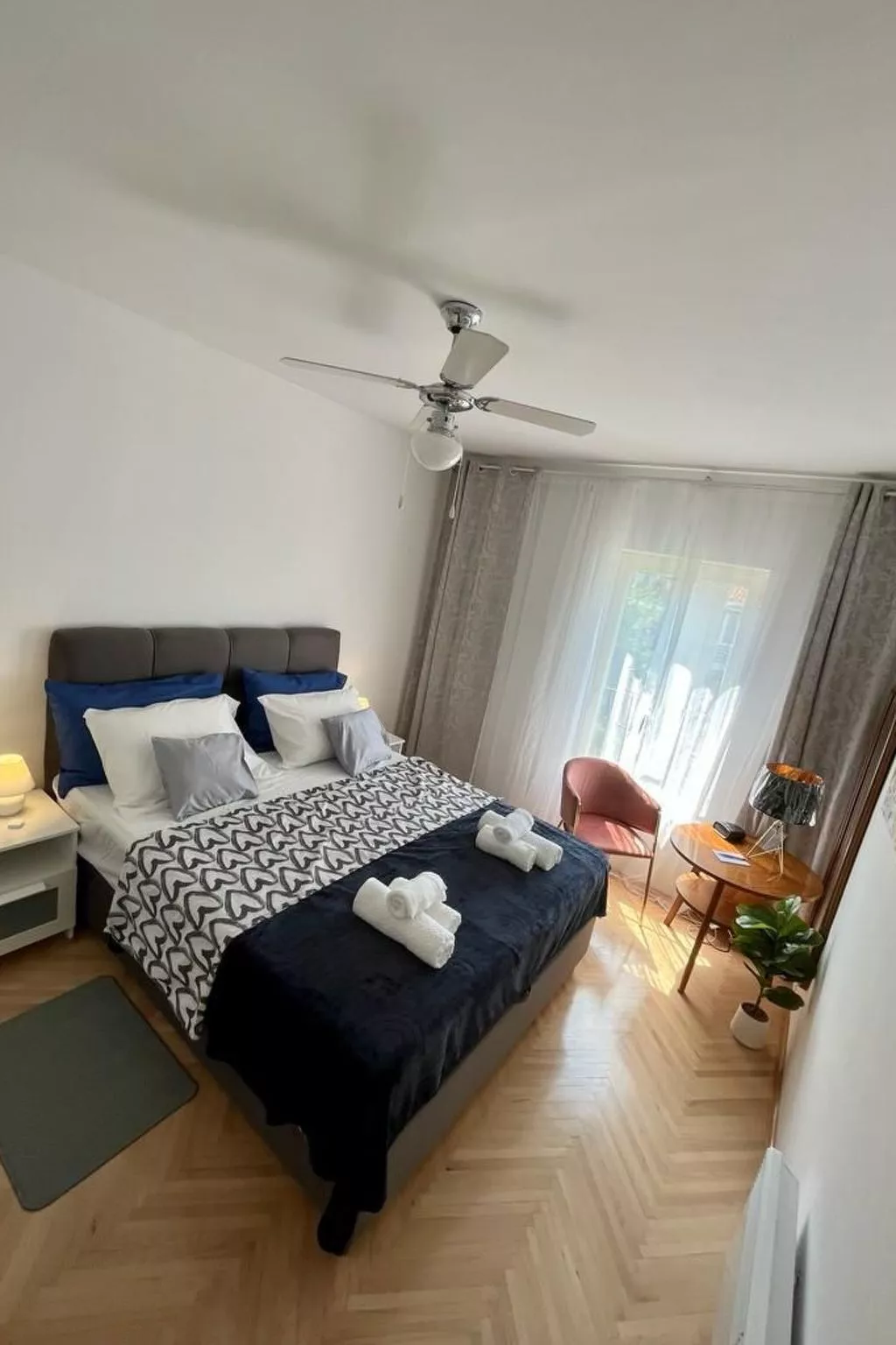 Wohnung mit Blick auf das Wasser-Dedans