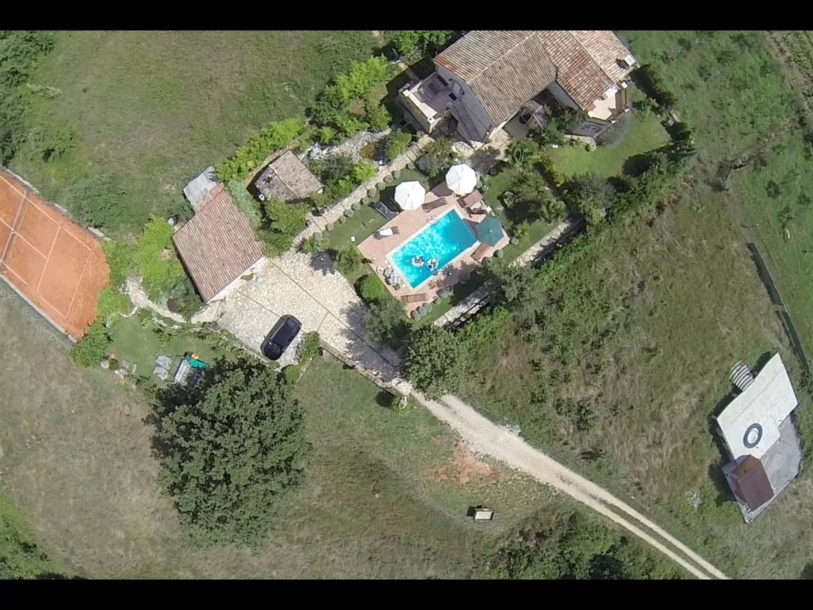 Ferienvilla Lucia mit Pool und eigenem Tennisplatz-Image-tags.info