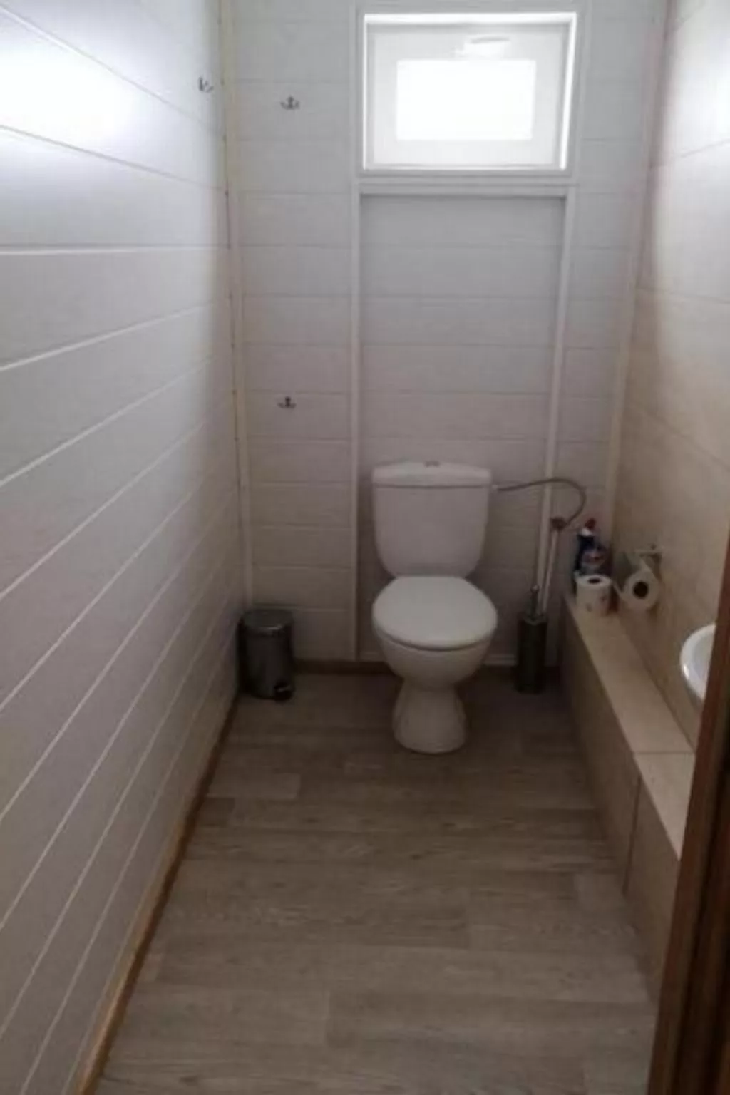 Ganzjährig bewohnbares Ferienhaus - rot-Drinnen