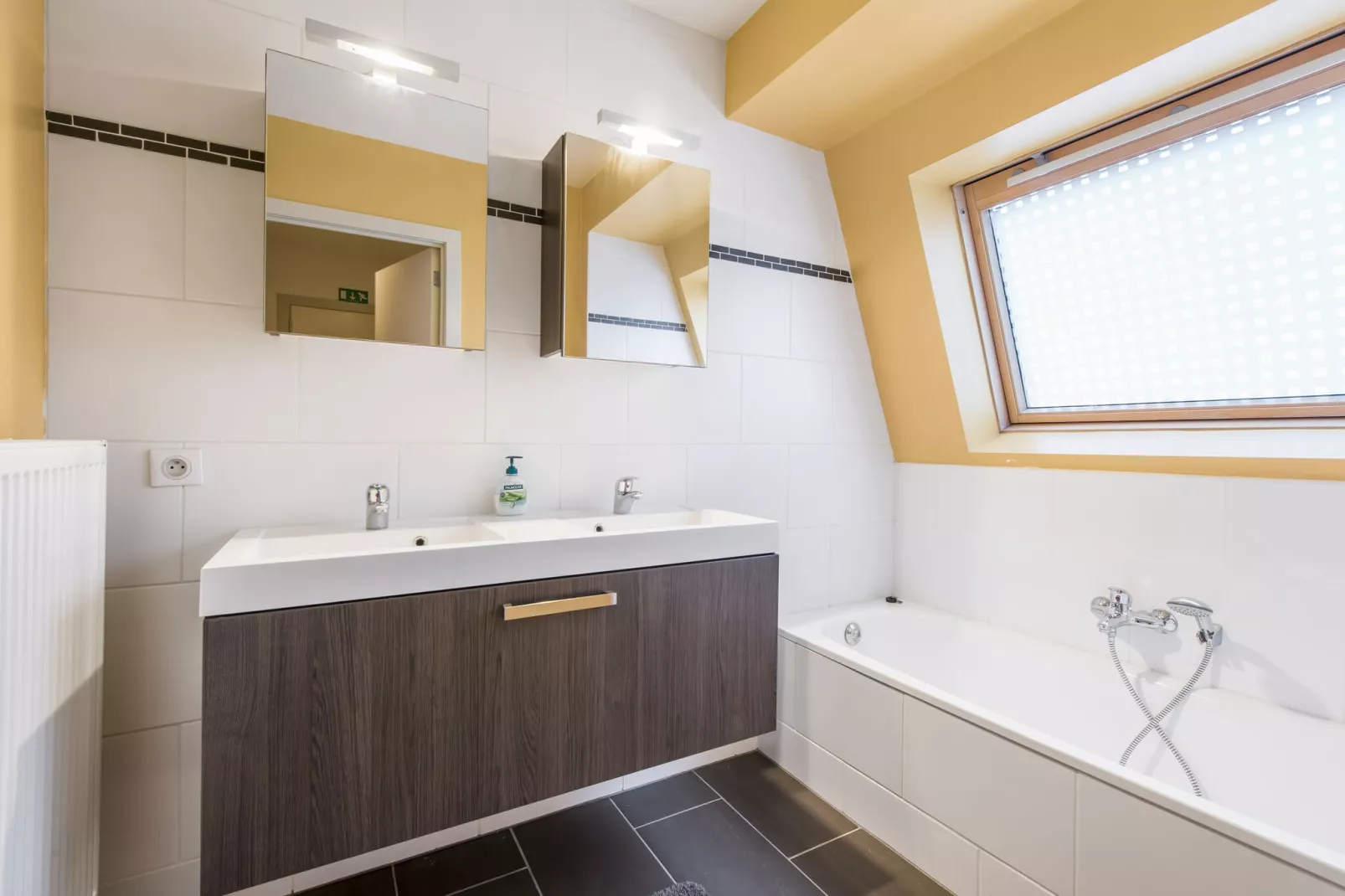 Nouvella 301-Bathroom