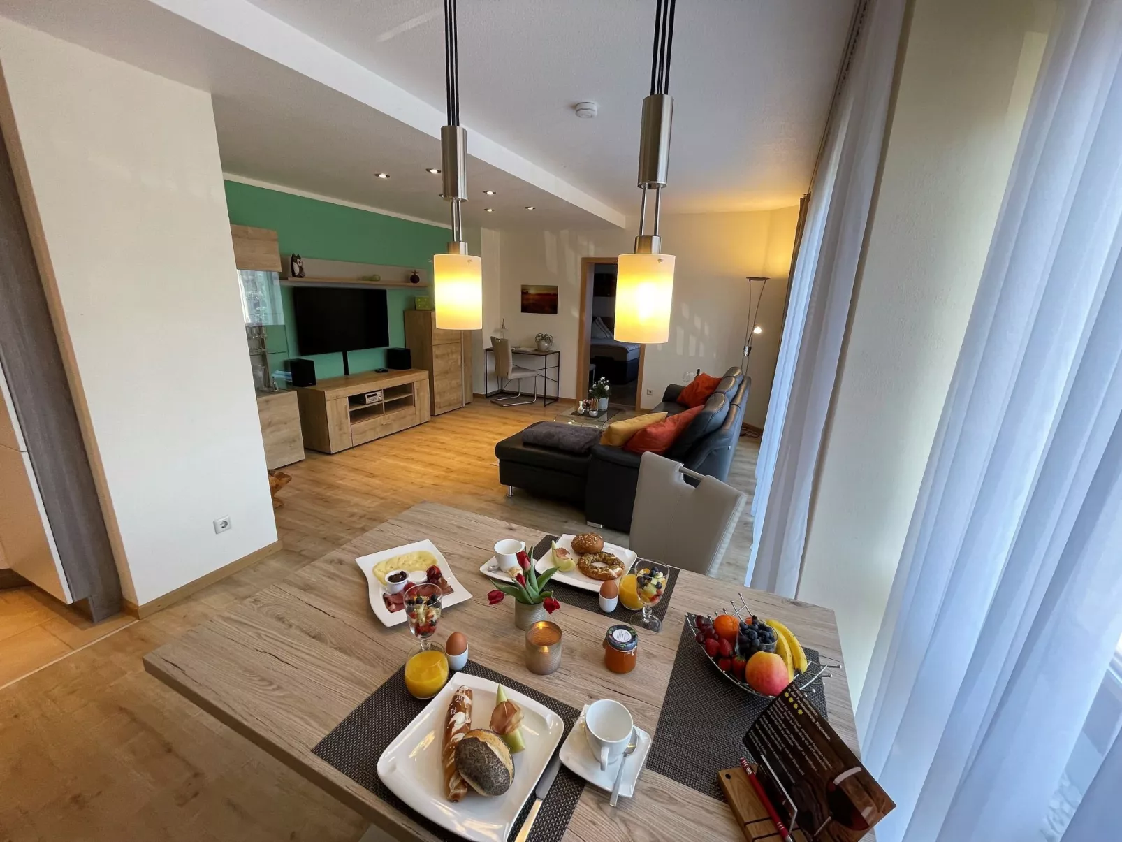 Mit Parkplatz und Terrasse-Image-tags.info