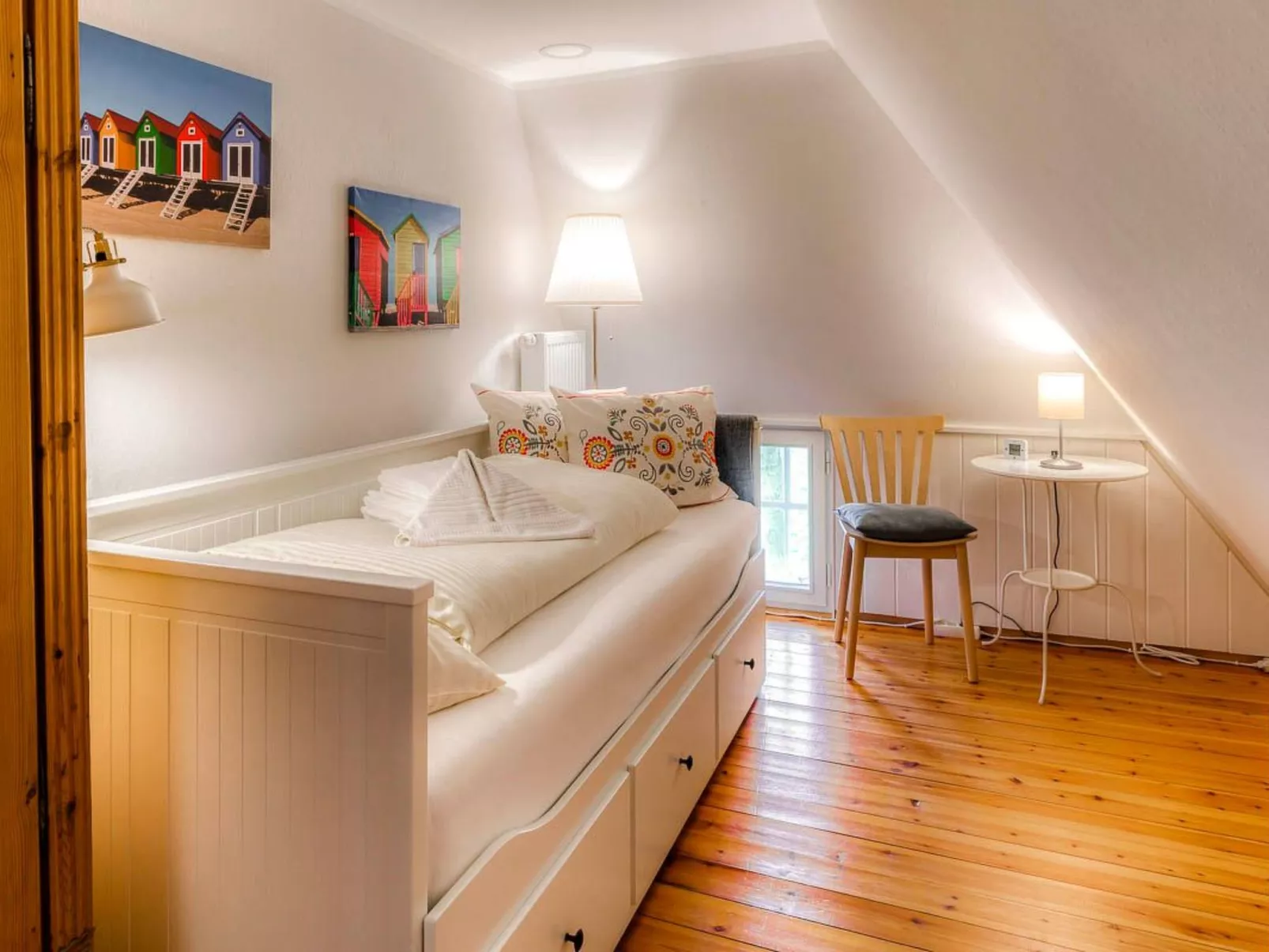 Reetdachhaus inmitten von Wiesen und Feldern-Dedans