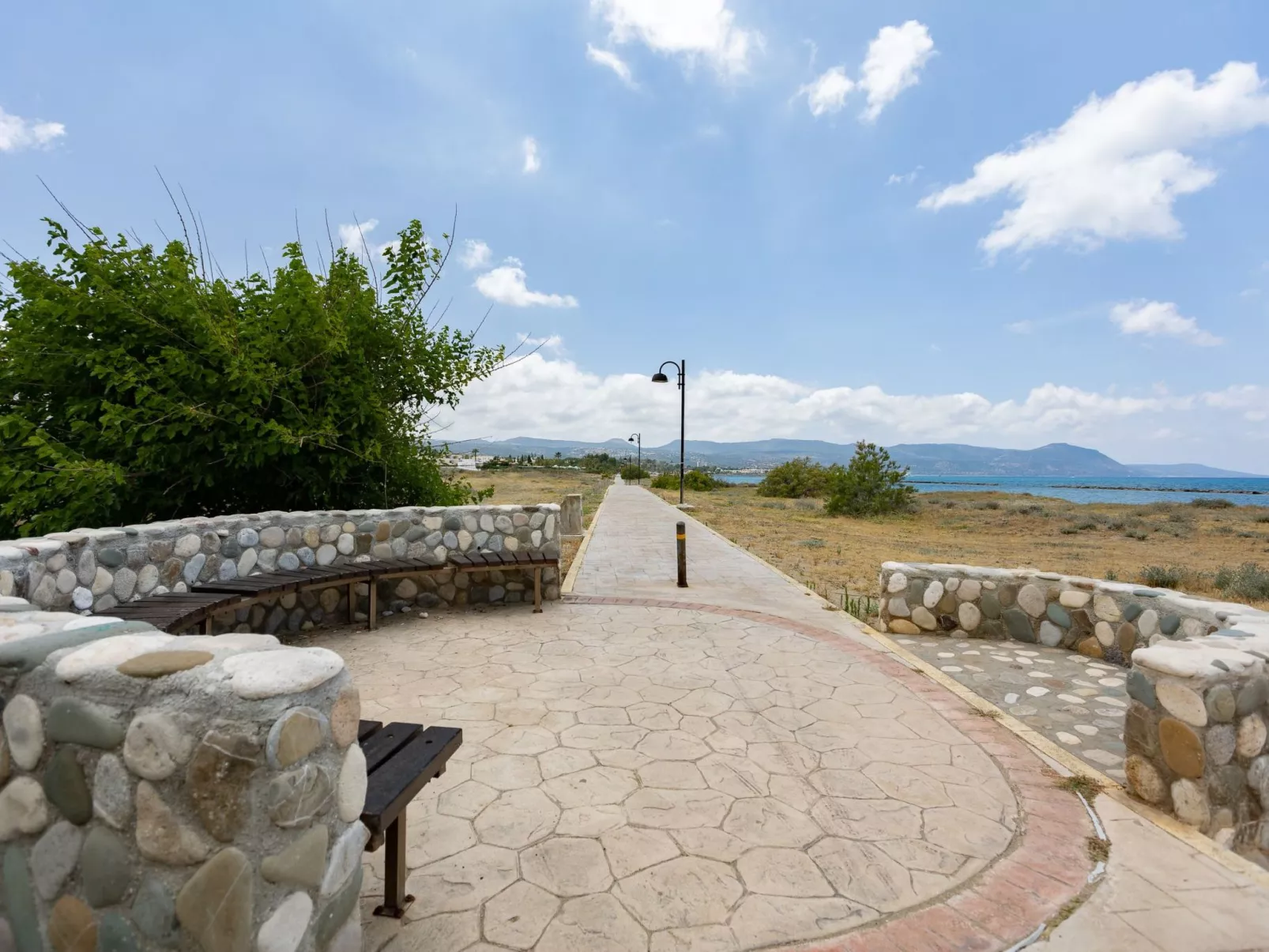 Schönes Ferienhaus mit Balkon in Polis Chrysochous-Outside