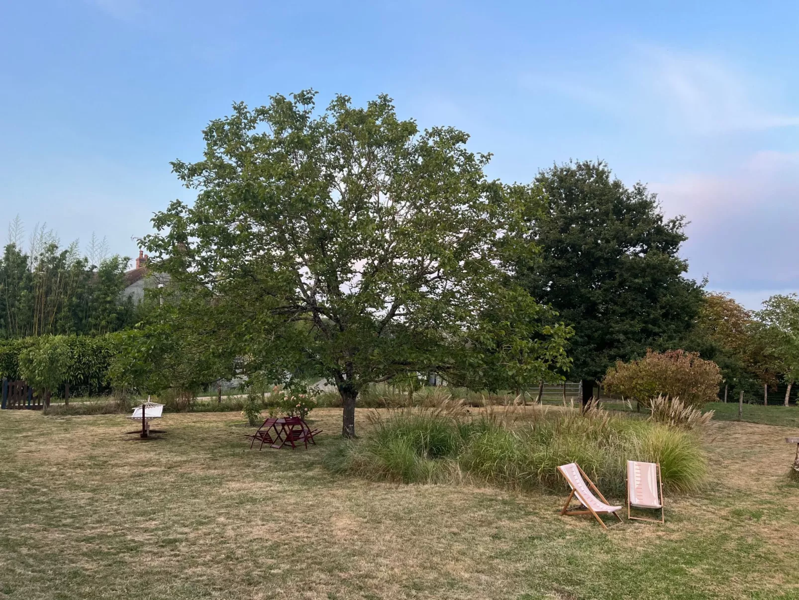 Landhaus mit eingezäuntem Garten-Dedans