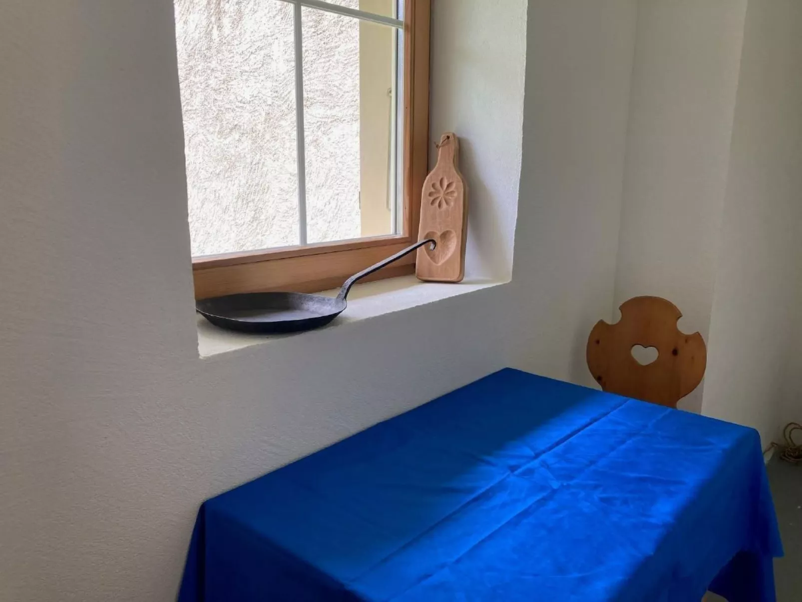 Chesa alb sco'l floc-Dedans