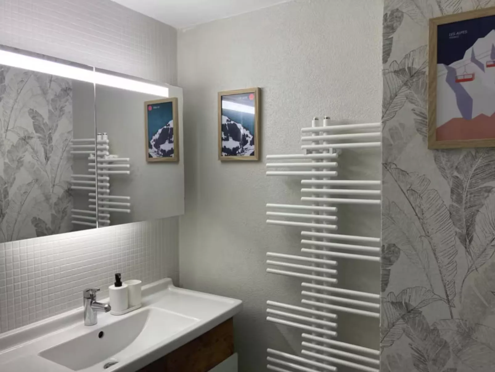 Geräumiges 3.5-Zimmer - Zentral - Balkon - Haus Dala-Dedans