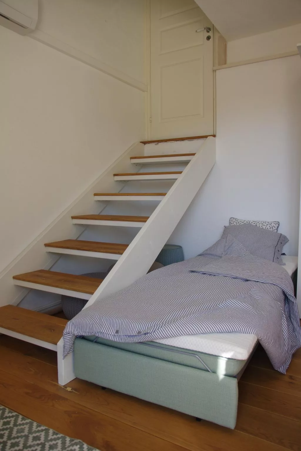 Schönes Ferienhaus mit privatem Pool-Inside