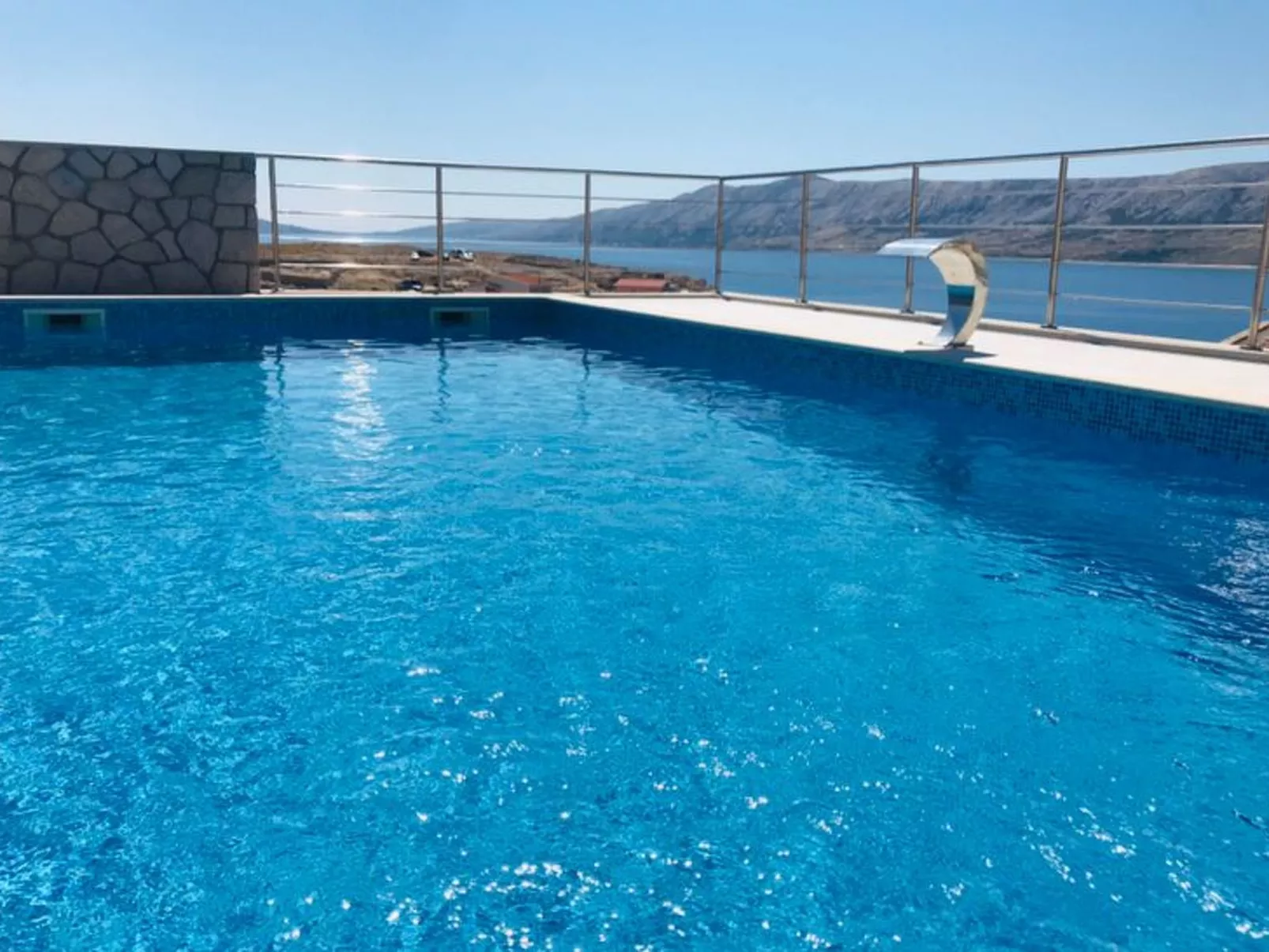 Villa Dražica mit beheiztem Pool - ruhige Lage-Draußen