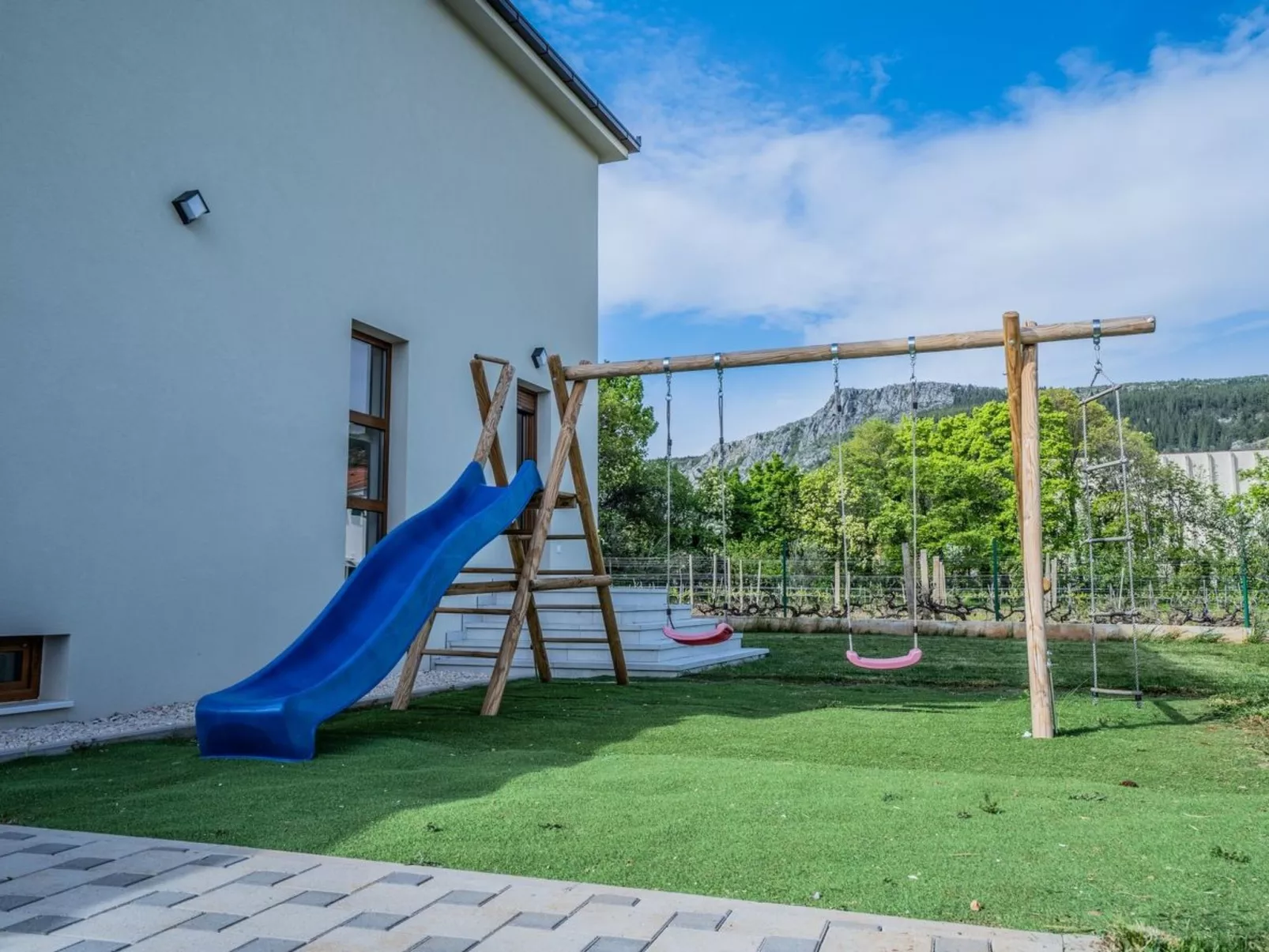 Villa Modriola - Image-tags.info