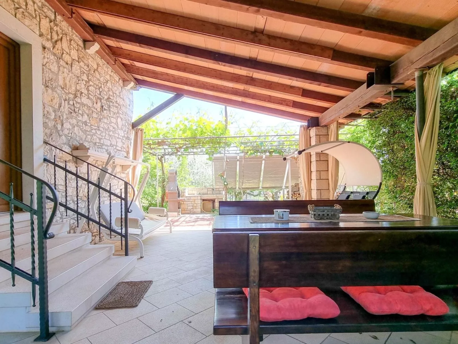 Einzimmerwohnung "Nadja 2" mit Terrasse-Draußen