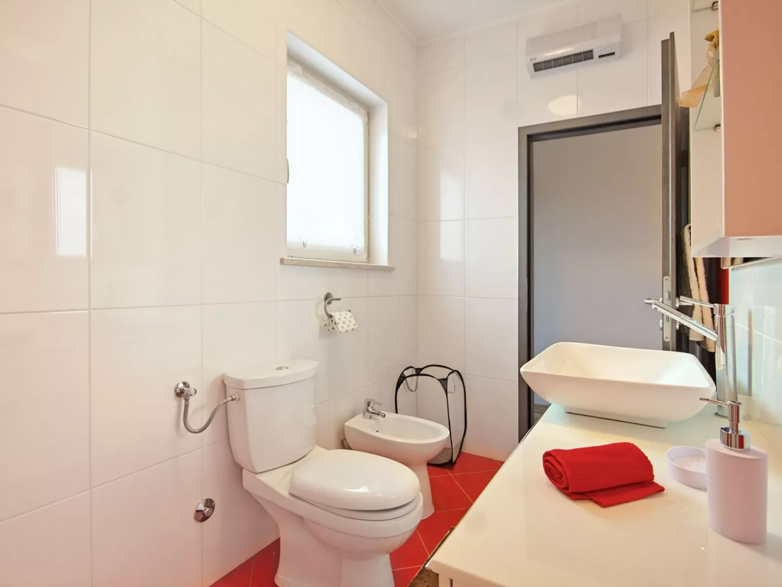 Private Villa mit Panoramablick-Drinnen