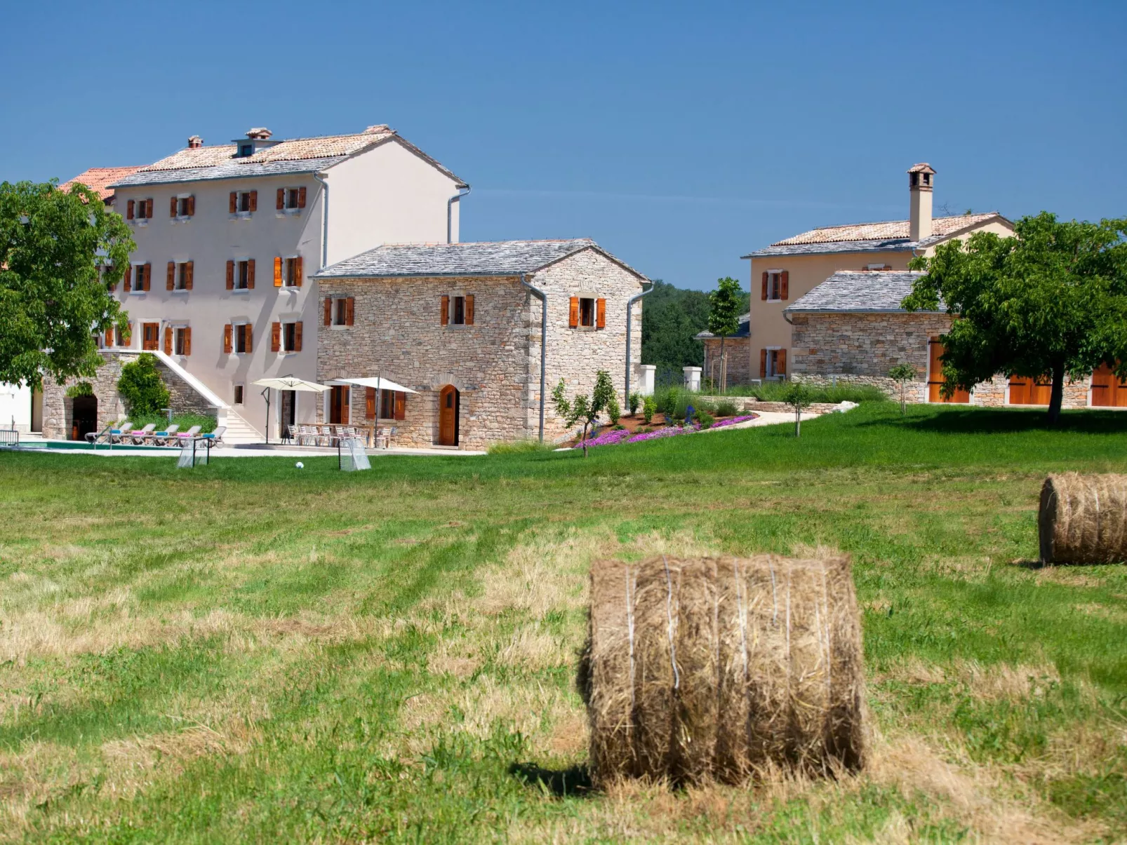 Villa Poropati, Groznjan, Istrien-Luxus Landgut mit 7 Schlafzimmern für bis zu-Draußen