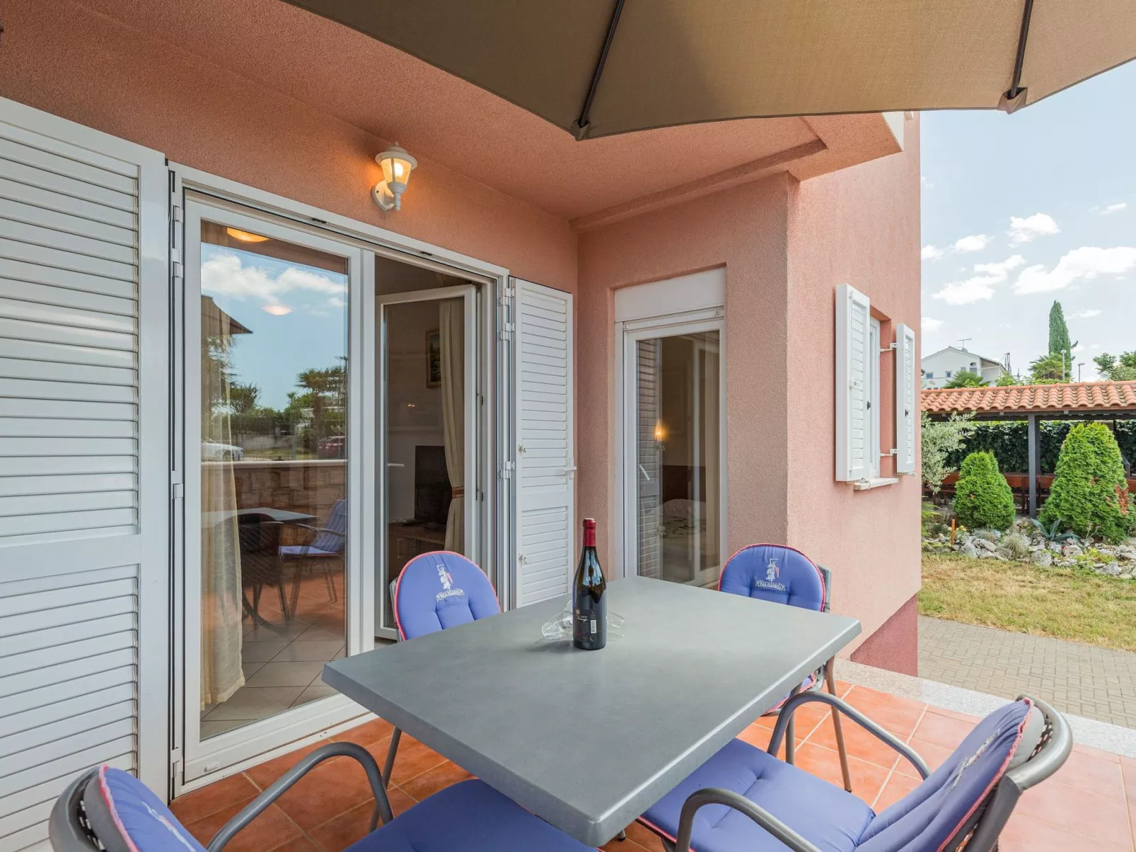 Villa Pinta mit großem Garten-Image-tags.info