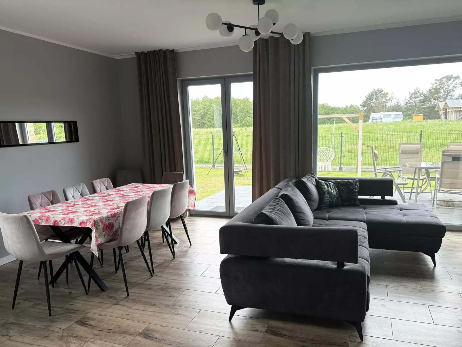 In Kołczewo mit Grill und Garten-Dedans