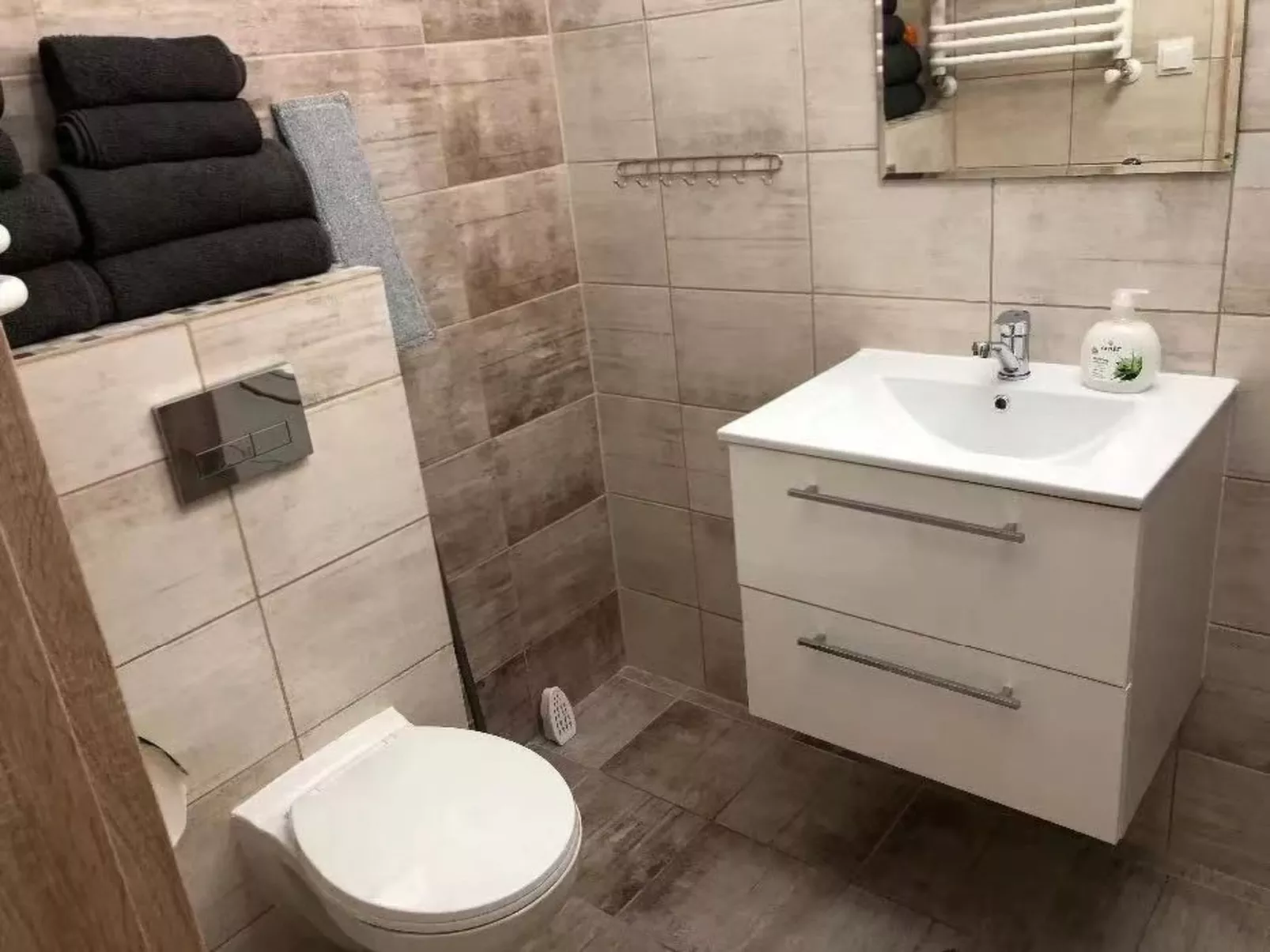 Villa Kacper mit privatem Garten, Terrasse und Grill-Drinnen