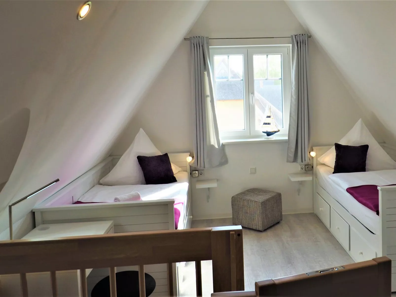 Traumhafte Reetdach-Doppelhaushälfte mit Garten-Drinnen