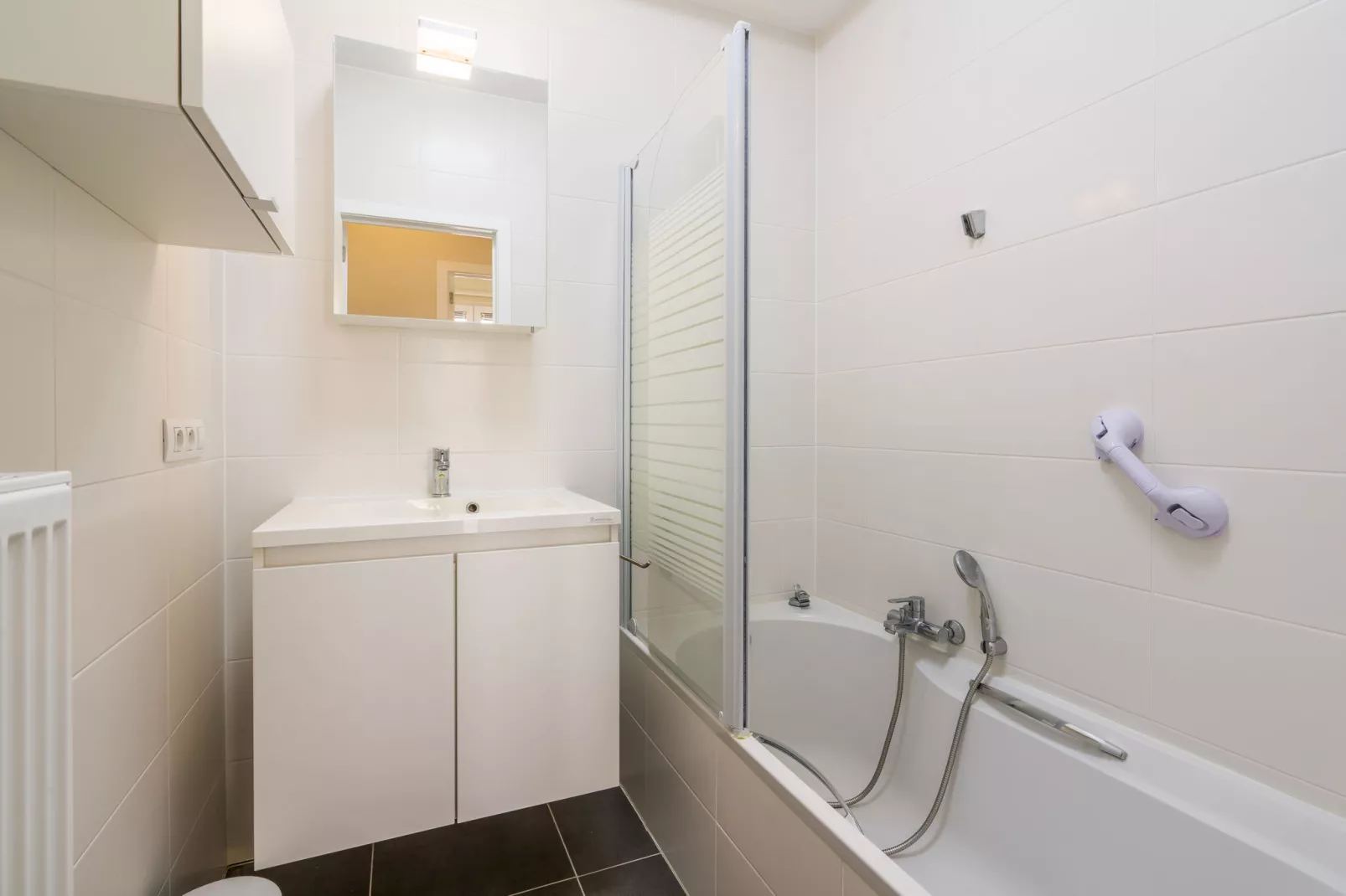 Ensor II 02.01-Bathroom