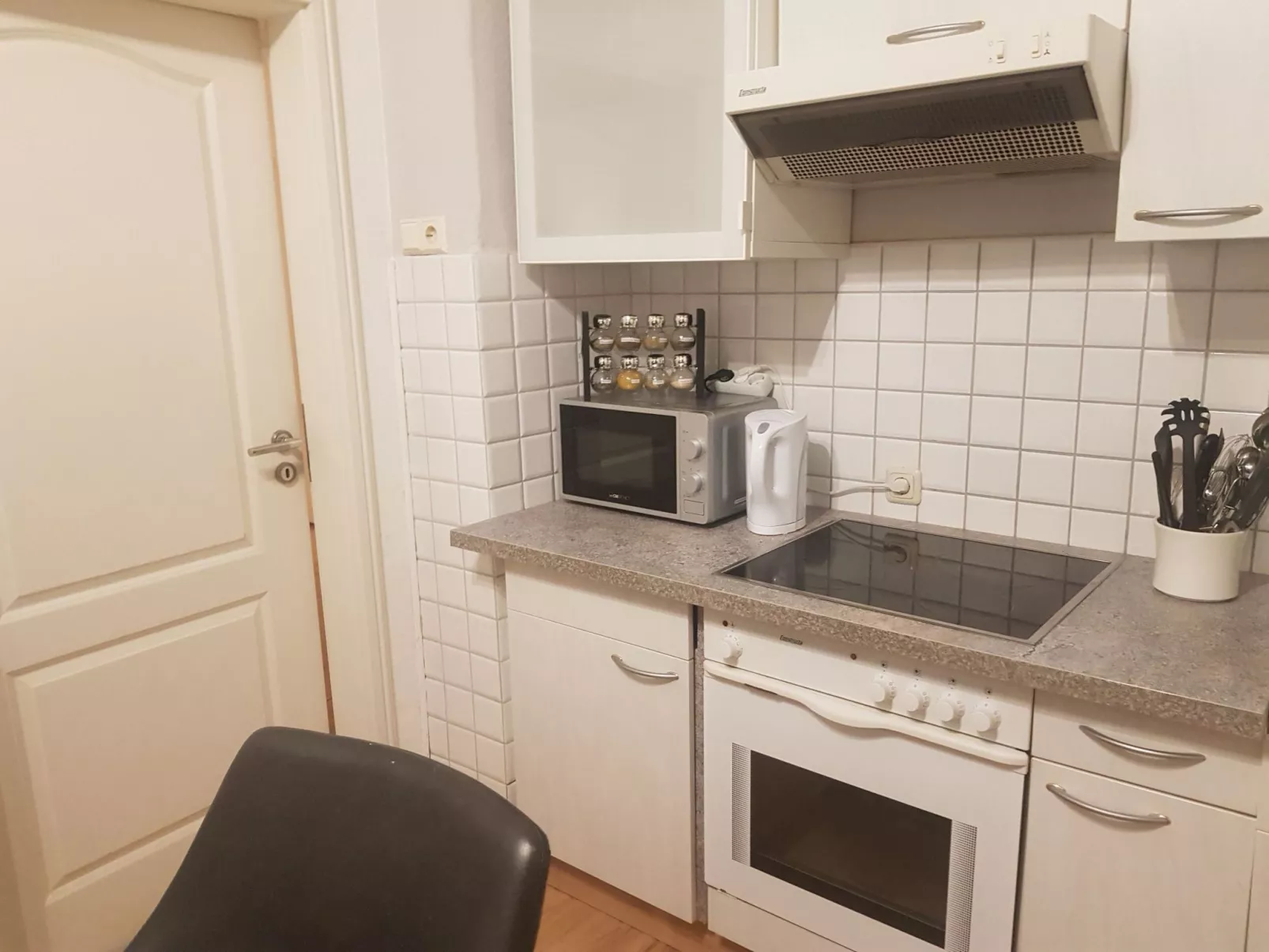 Private Ferienwohnung in Nordenham, großer Balkon-Drinnen