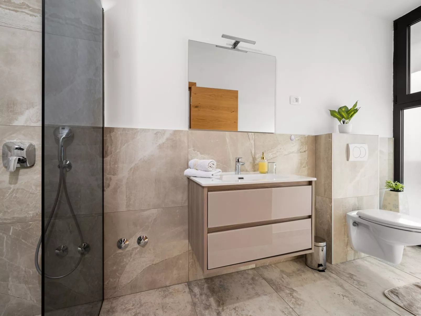 Sunset Villa B-Dedans