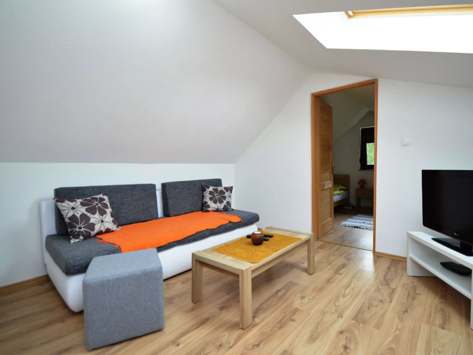 Mit Garten, Grill und Terrasse-Inside