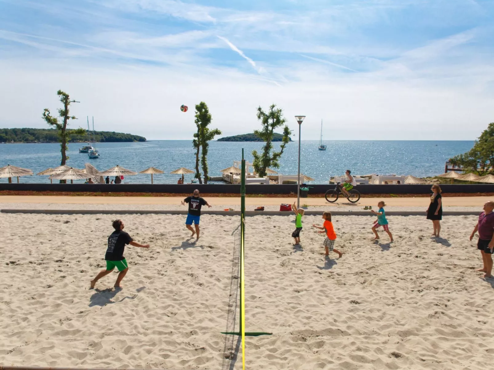 Freistehender Bungalow Perla mit Garten und Grill-Draußen