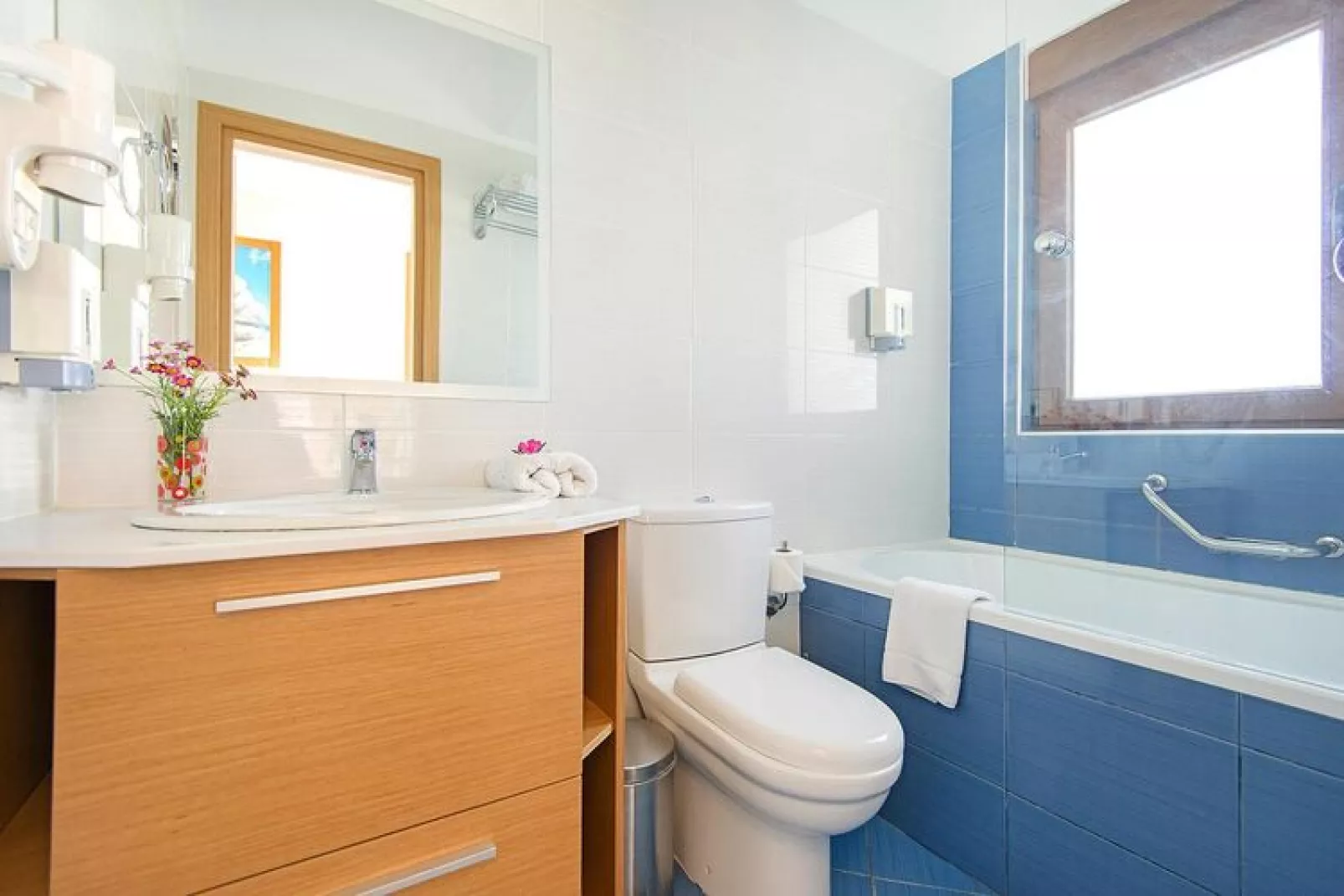 Villas Horizon Line / Villa Erato / Kiotari-Bathroom
