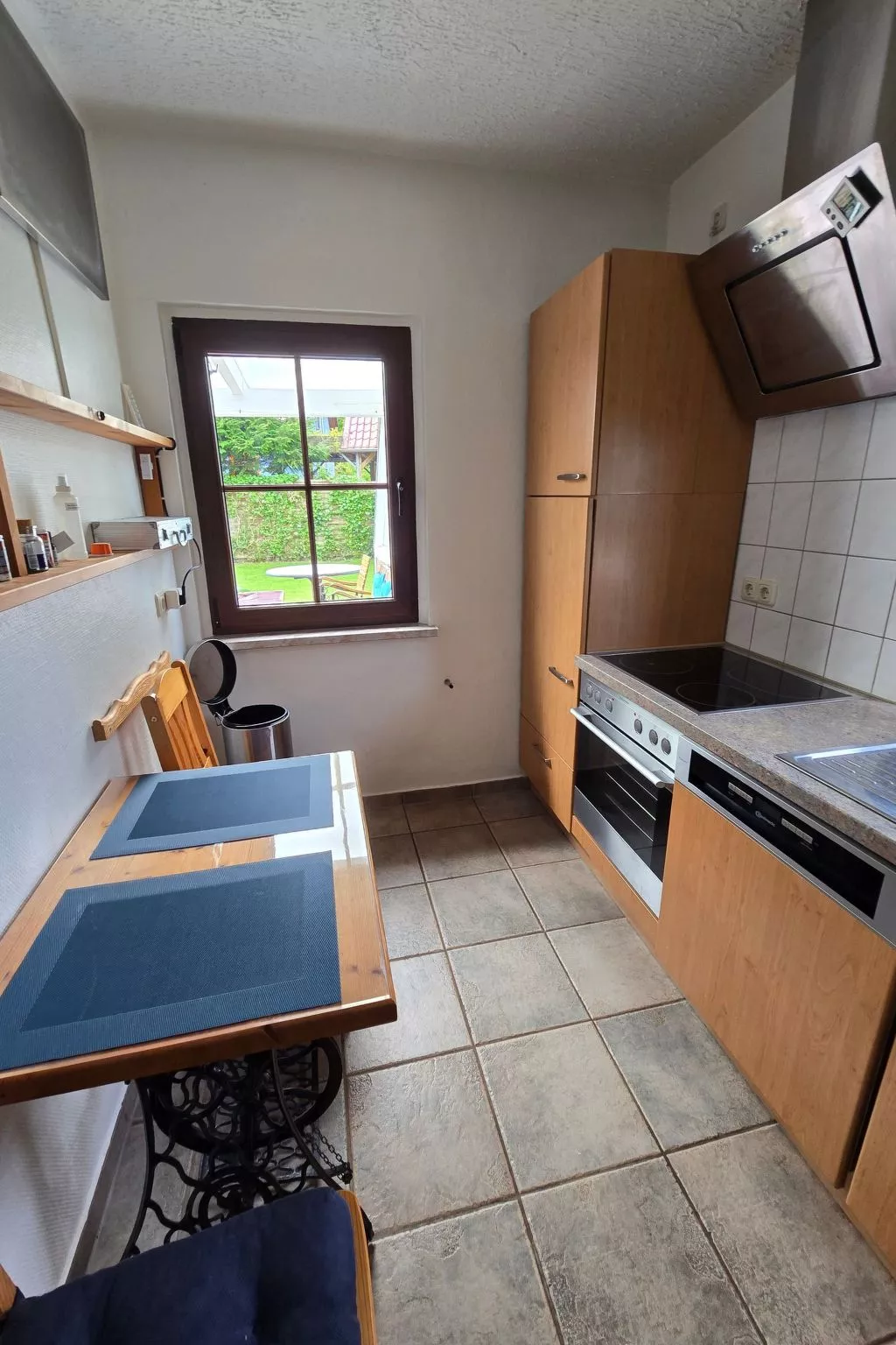 Behagliches Ferienhaus mit Garten und Terrasse-Inside