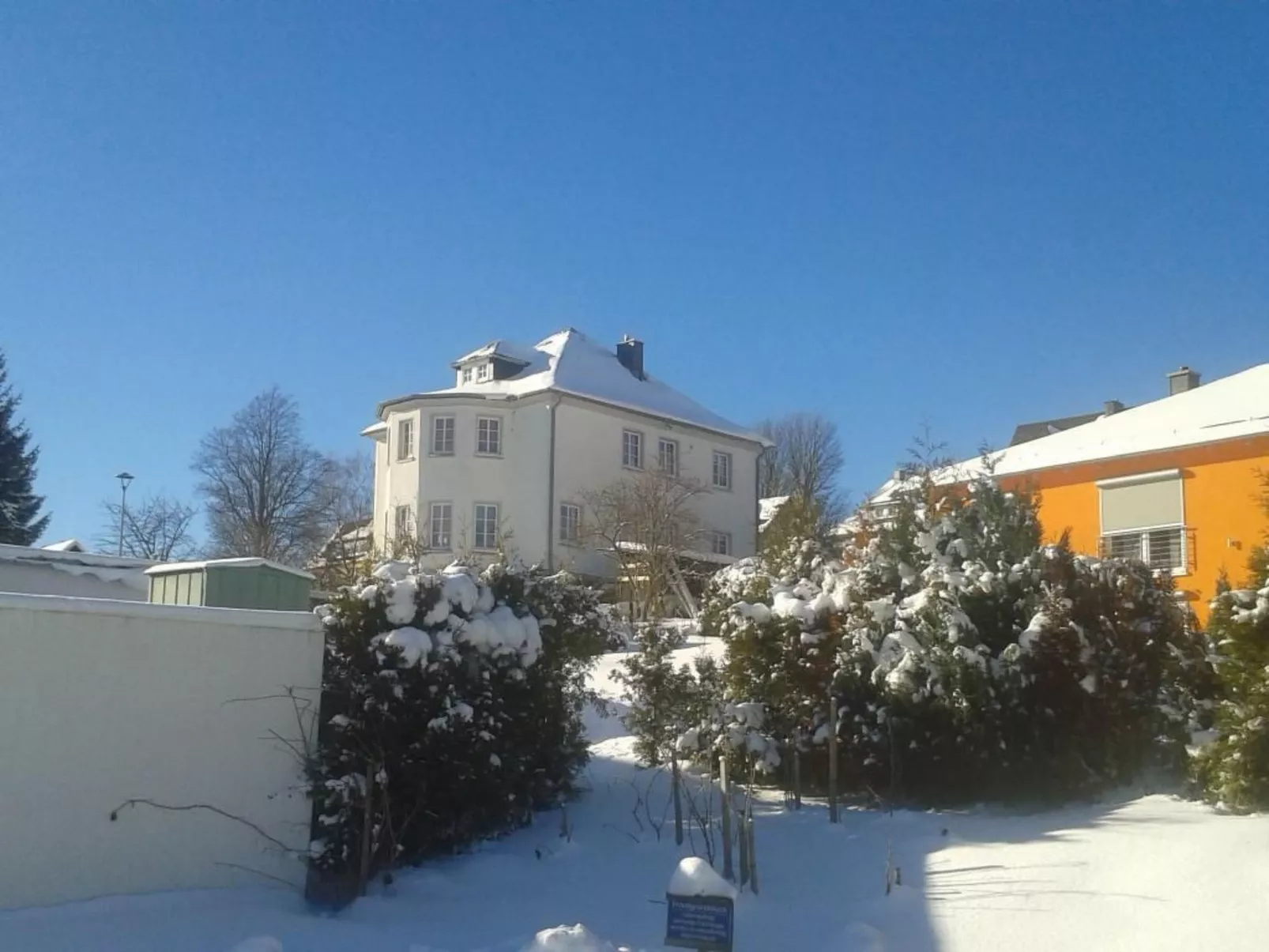 Im Thüringer Wald mit Grill und Garten-Outside