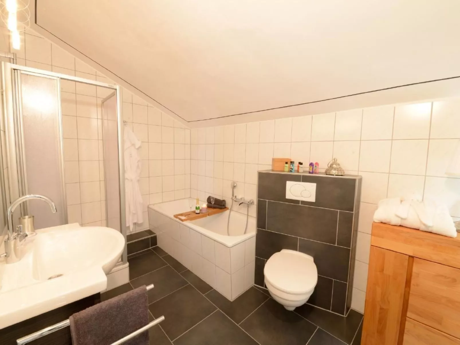 Ruhiges Ferienhaus in Lommersdorf mit Garten - Drinnen