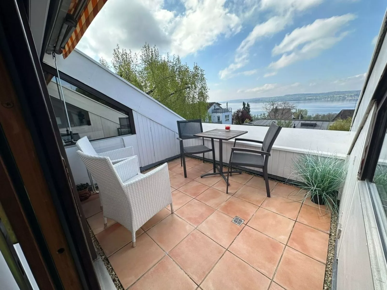 3-Zimmer-Fewo mit herrlichem Seeblick-Draußen