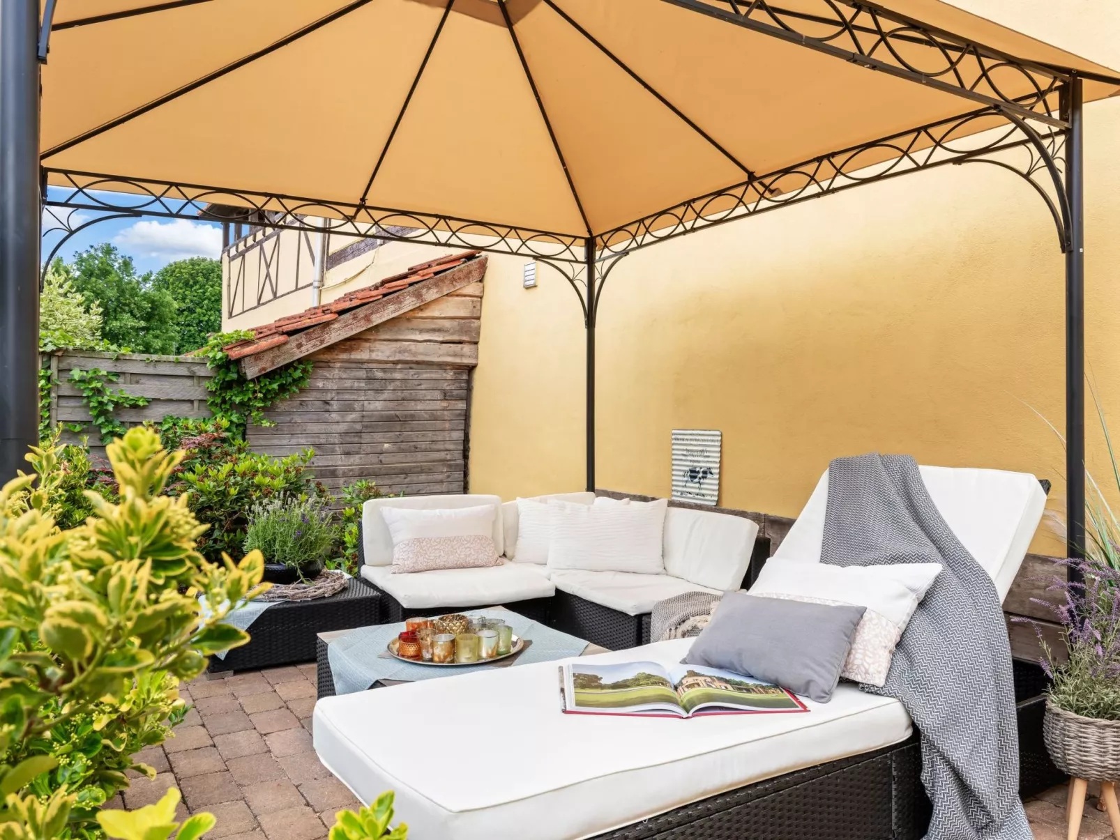 Villa mit Garten, Grill und Terrasse-Inside