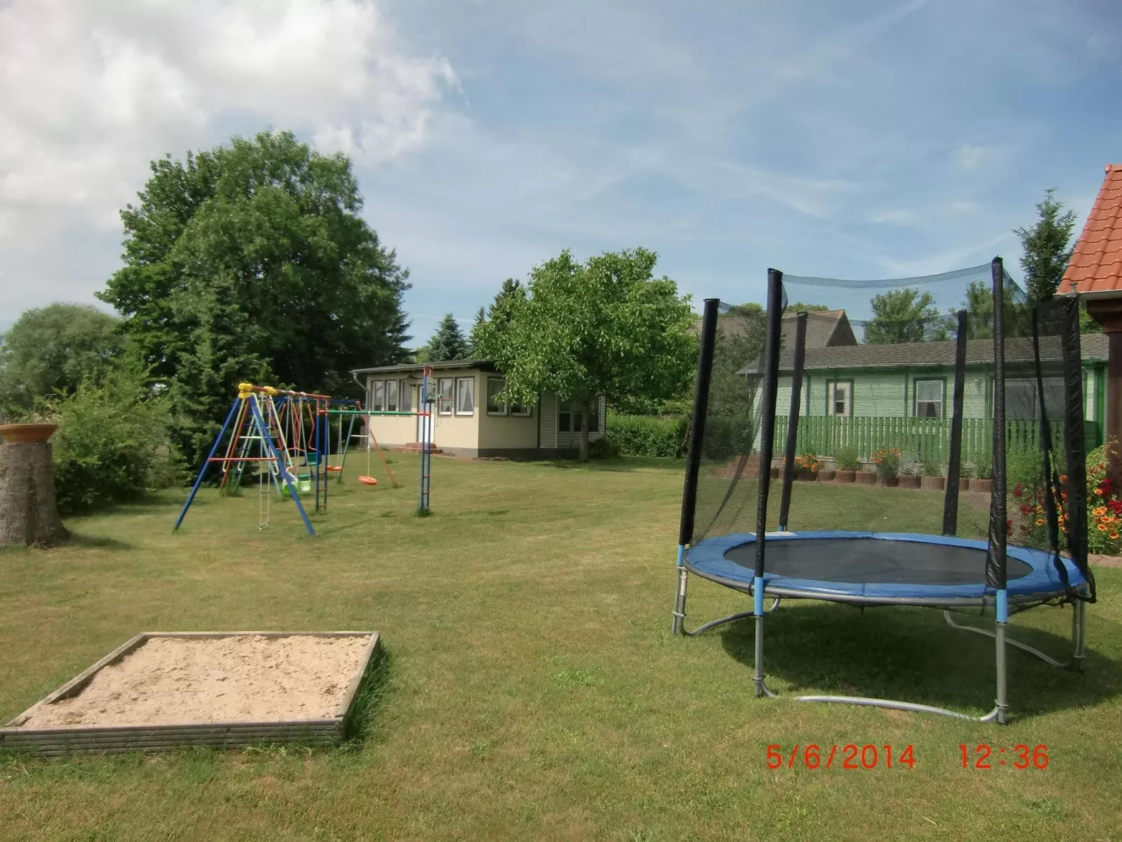 Mit Blick auf das Wasser-Drinnen