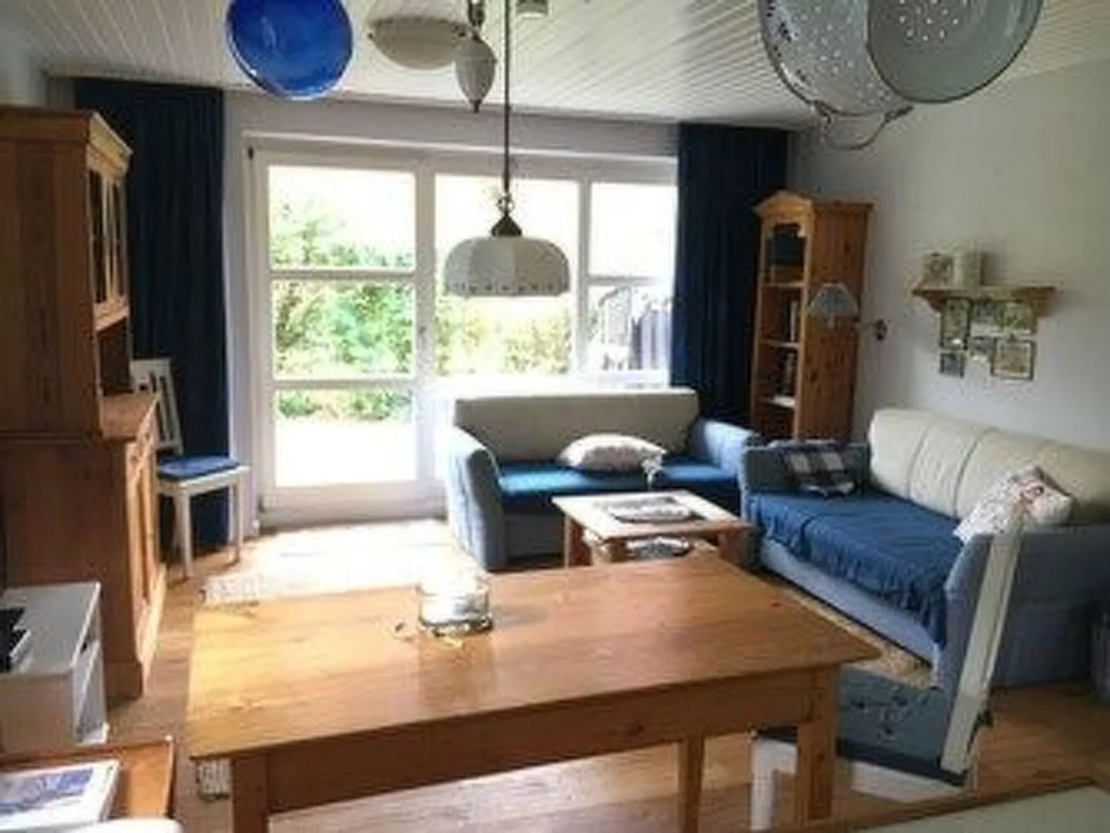 Am Golfplatz-Drinnen