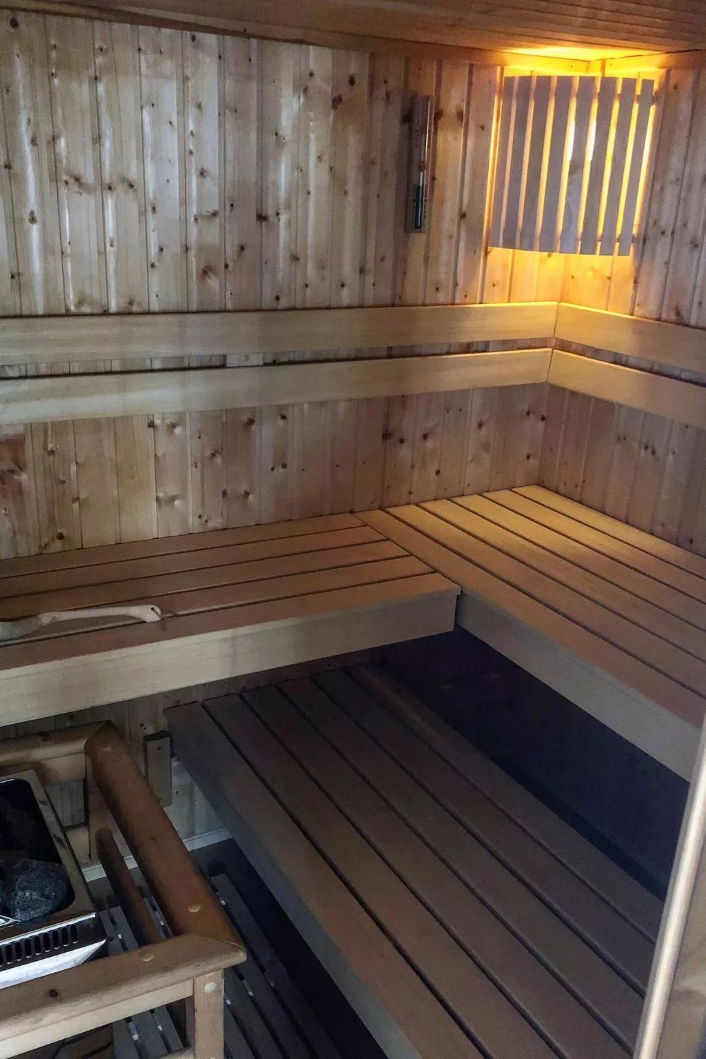 Chalet mit Seeblick, Jacuzzi, Sauna und Garten-Image-tags.info