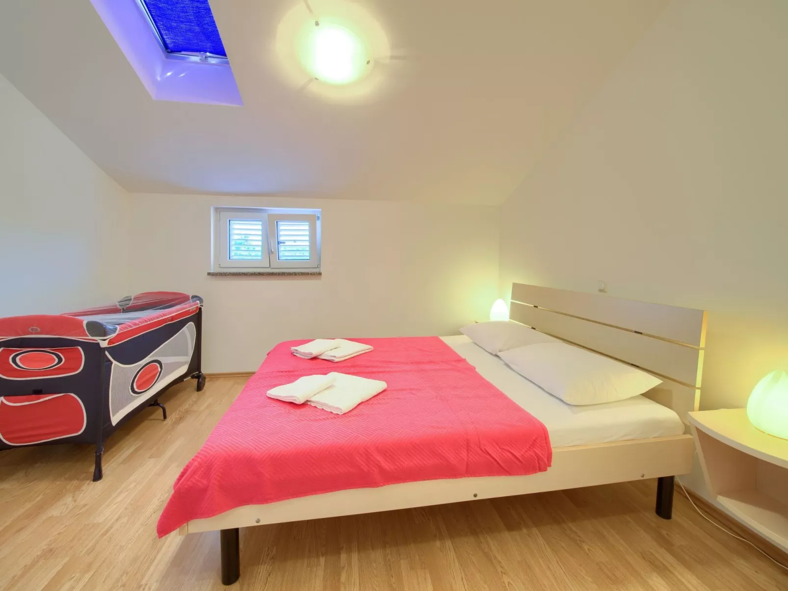 Wohnung A1 mit schönem Panoramablick-Drinnen